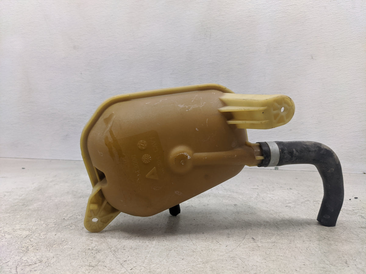 2021-2021 Kia K5 Radiator Coolant Overflow Expansion Tank Bottle 1366063 - Oemusedautoparts1.com