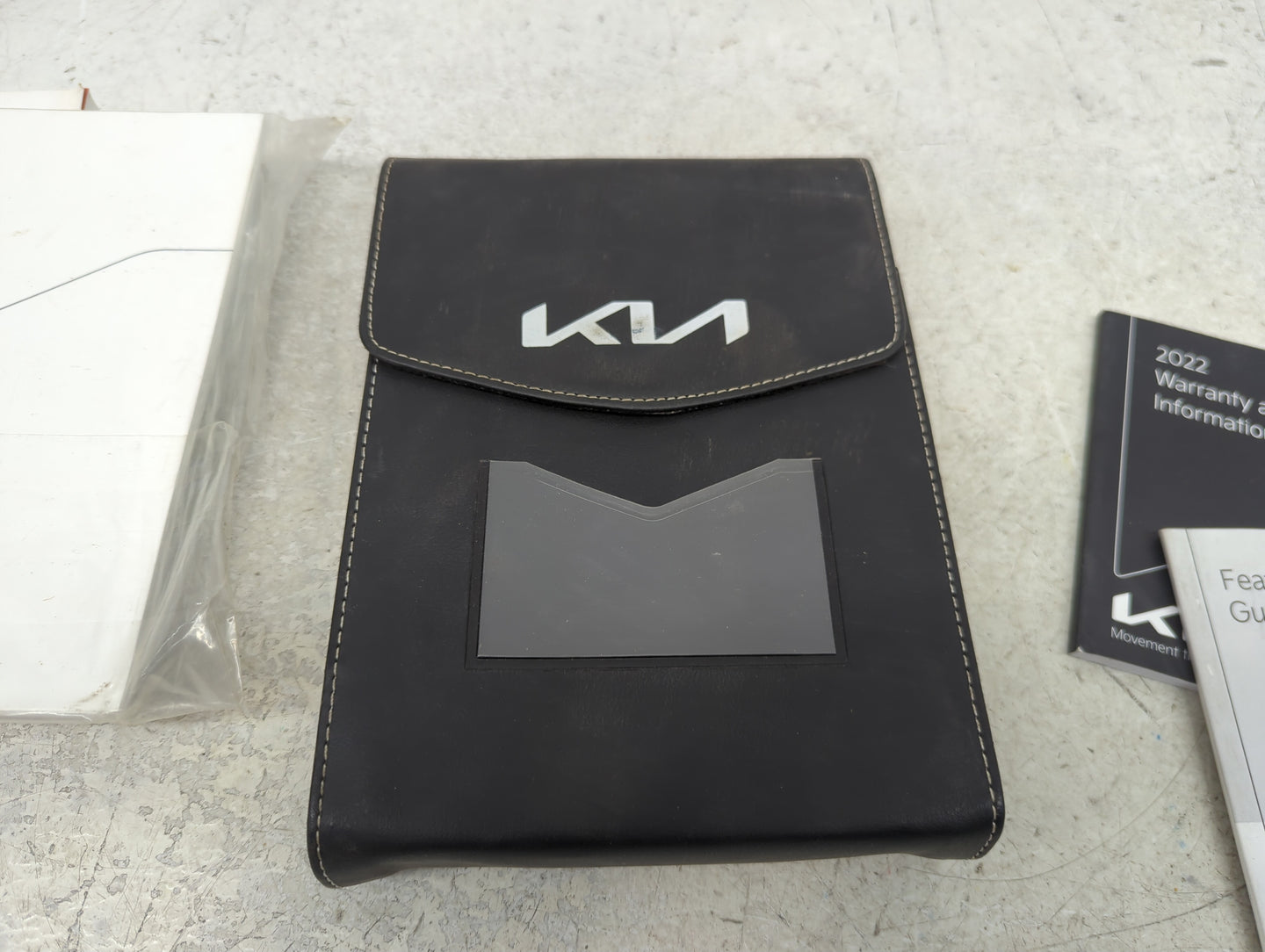 2022 Kia K5 Owners Manual Book Guide P/N:NEG5-EU15A OEM Used Auto Parts - Oemusedautoparts1.com