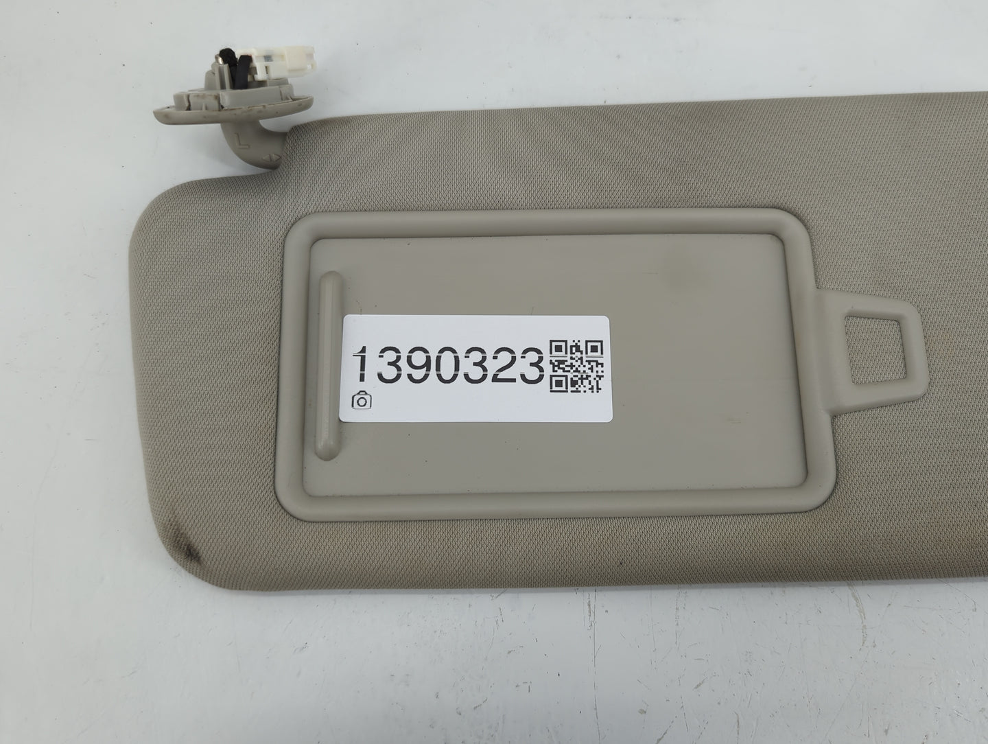 2021 Kia K5 Sun Visor Shade Replacement Driver Left Mirror Fits OEM Used Auto Parts - Oemusedautoparts1.com