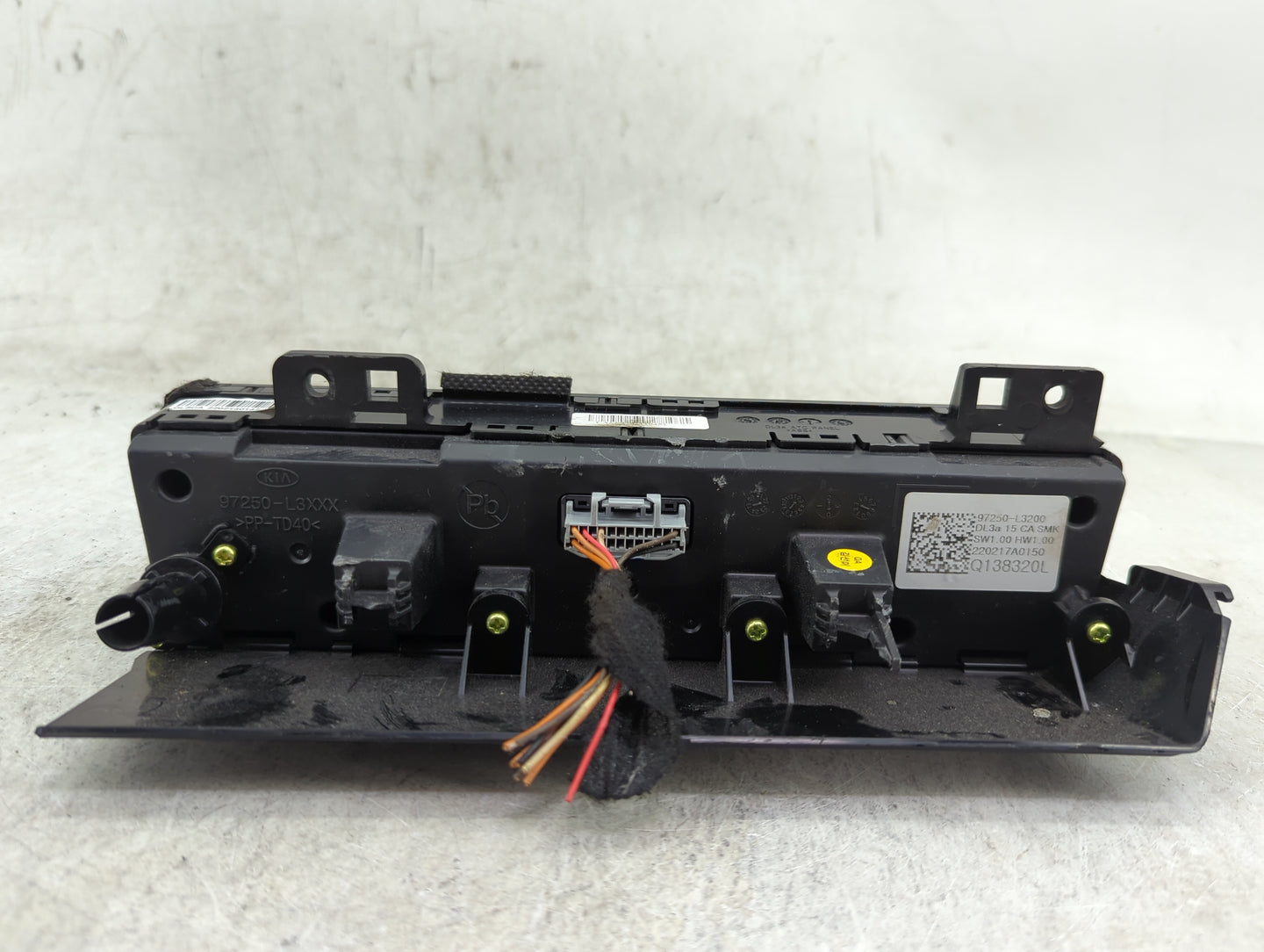2022 Kia K5 Climate Control Module Temperature AC/Heater Replacement P/N:97250-L3200 Fits OEM Used Auto Parts - Oemusedautop