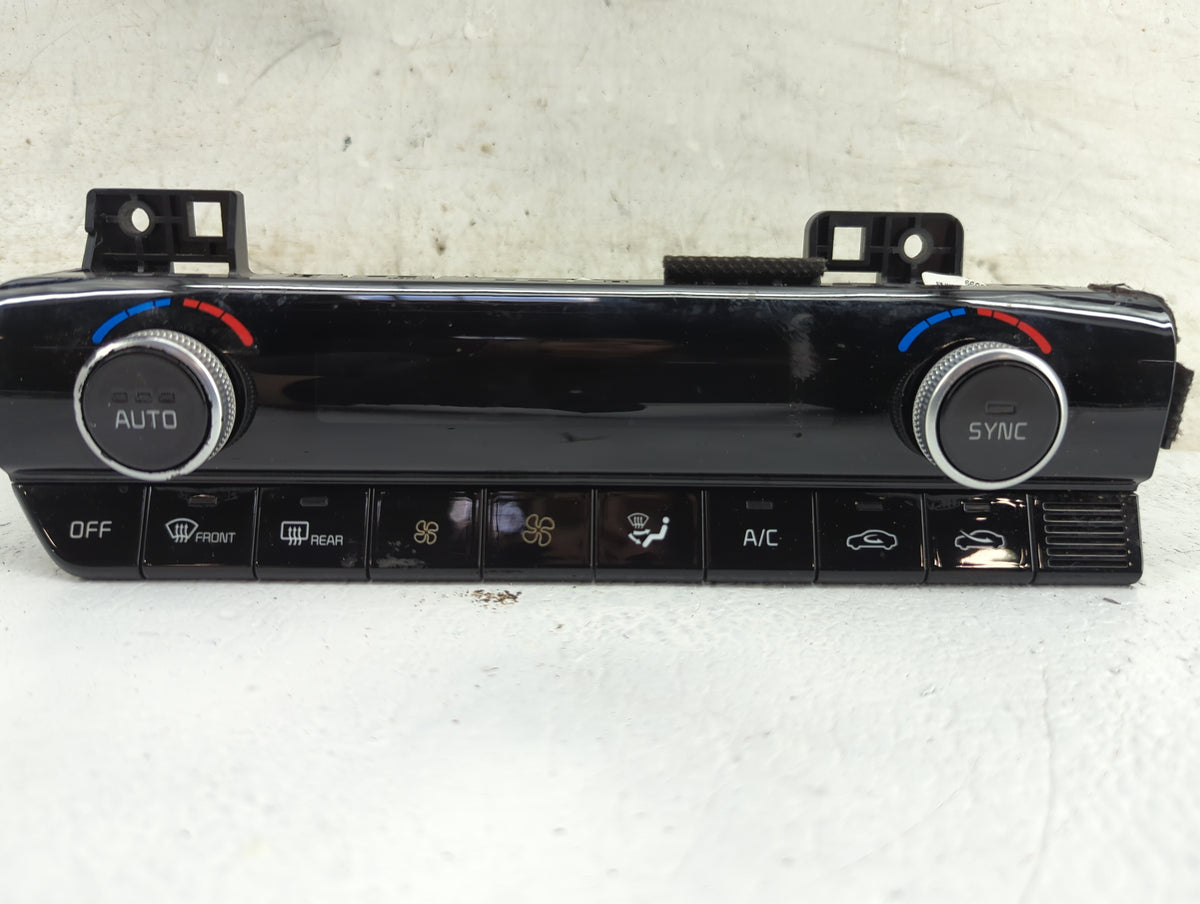 2022 Kia K5 Climate Control Module Temperature AC/Heater Replacement P/N:97250-L3200 Fits OEM Used Auto Parts - Oemusedautop