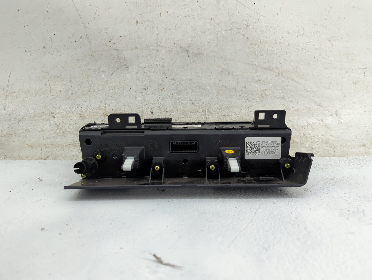 2022 Kia K5 Climate Control Module Temperature AC/Heater Replacement P/N:97250-L3200 Fits OEM Used Auto Parts - Oemusedautop