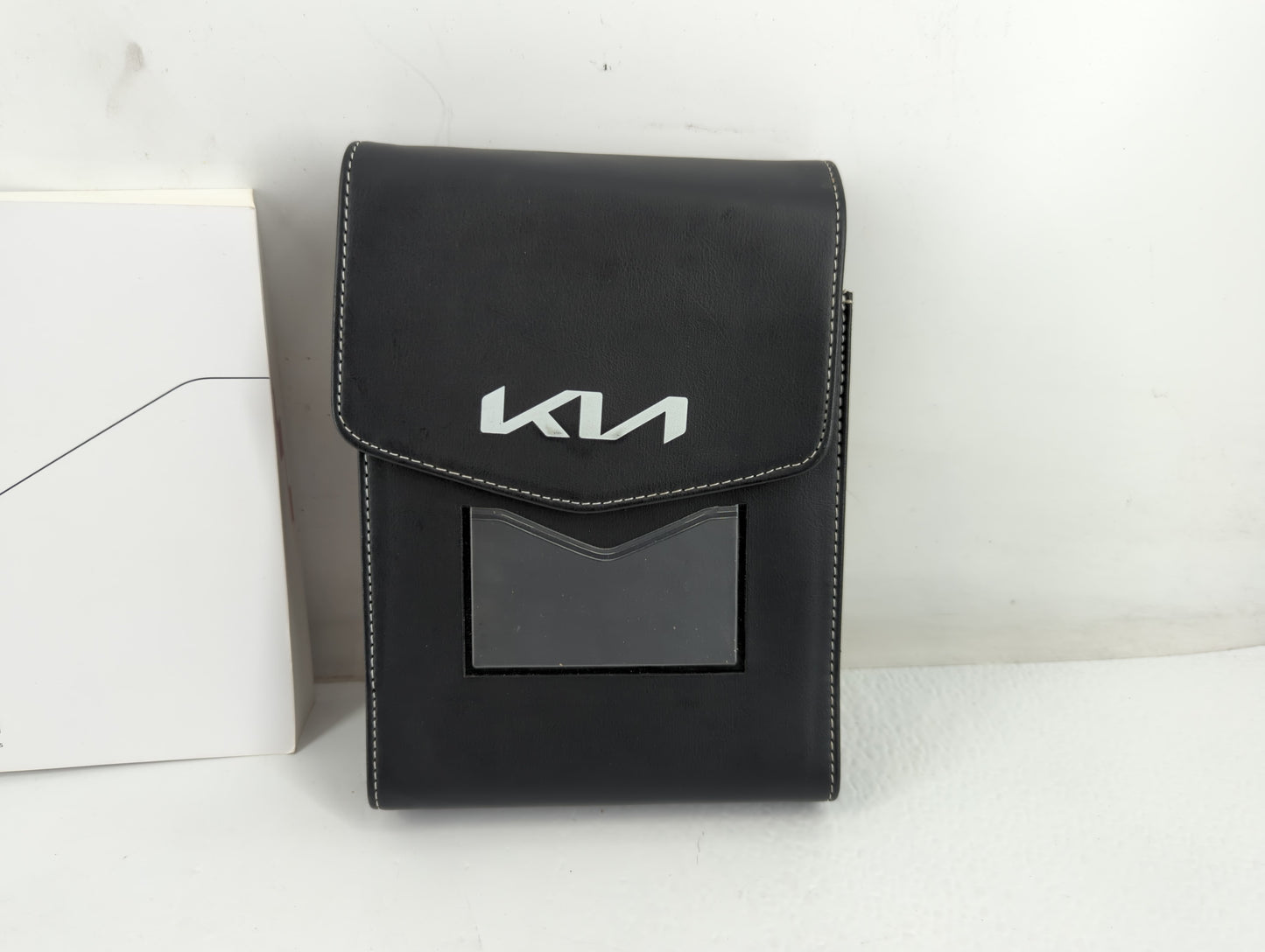 2022 Kia K5 Owners Manual Book Guide P/N:NEG5-EU21I OEM Used Auto Parts - Oemusedautoparts1.com
