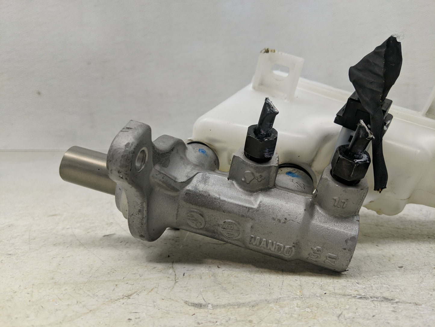 2020-2020 Kia Rio Brake Master Cylinder - Oemusedautoparts1.com