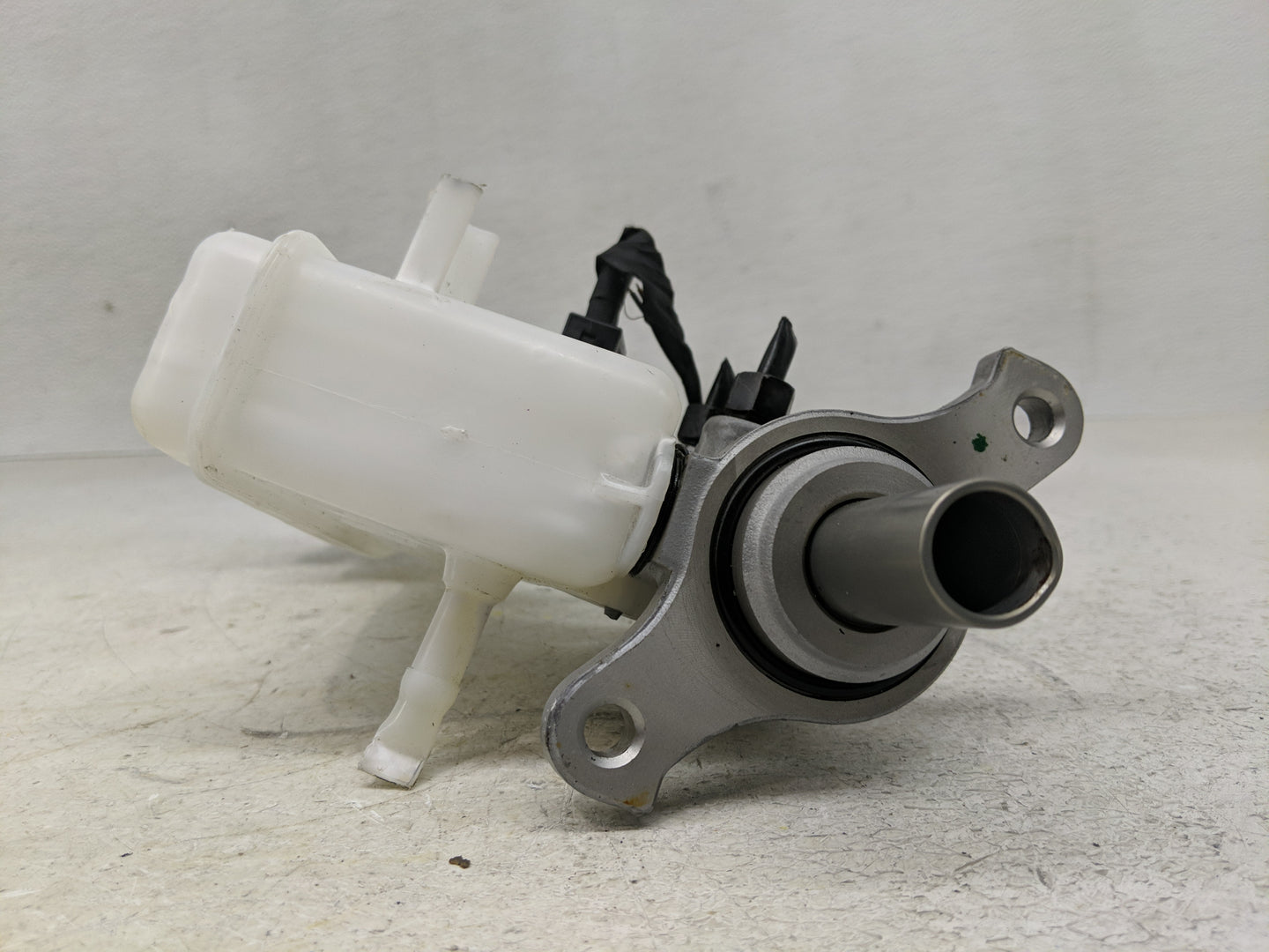 2020-2020 Kia Rio Brake Master Cylinder - Oemusedautoparts1.com