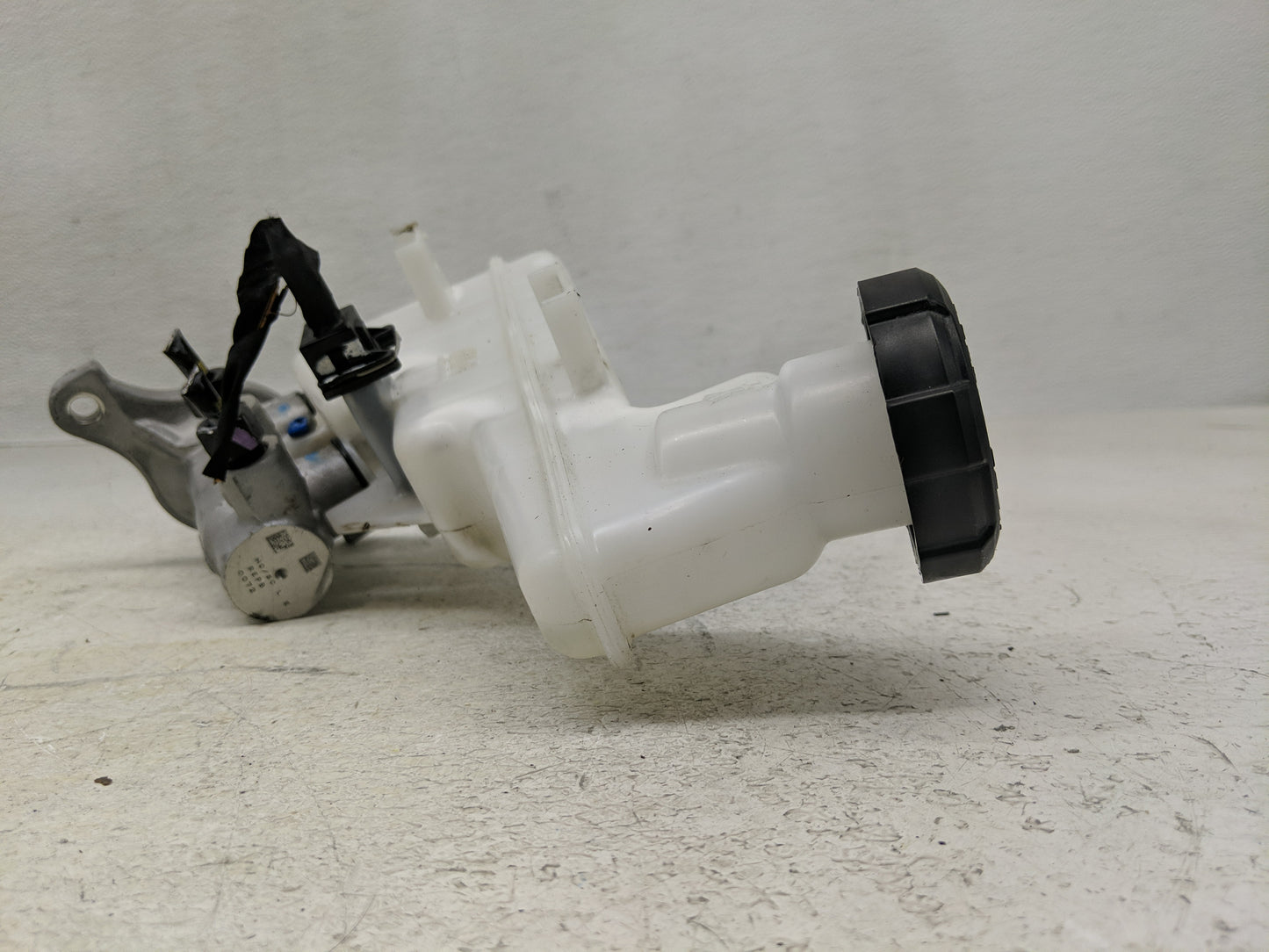 2020-2020 Kia Rio Brake Master Cylinder - Oemusedautoparts1.com