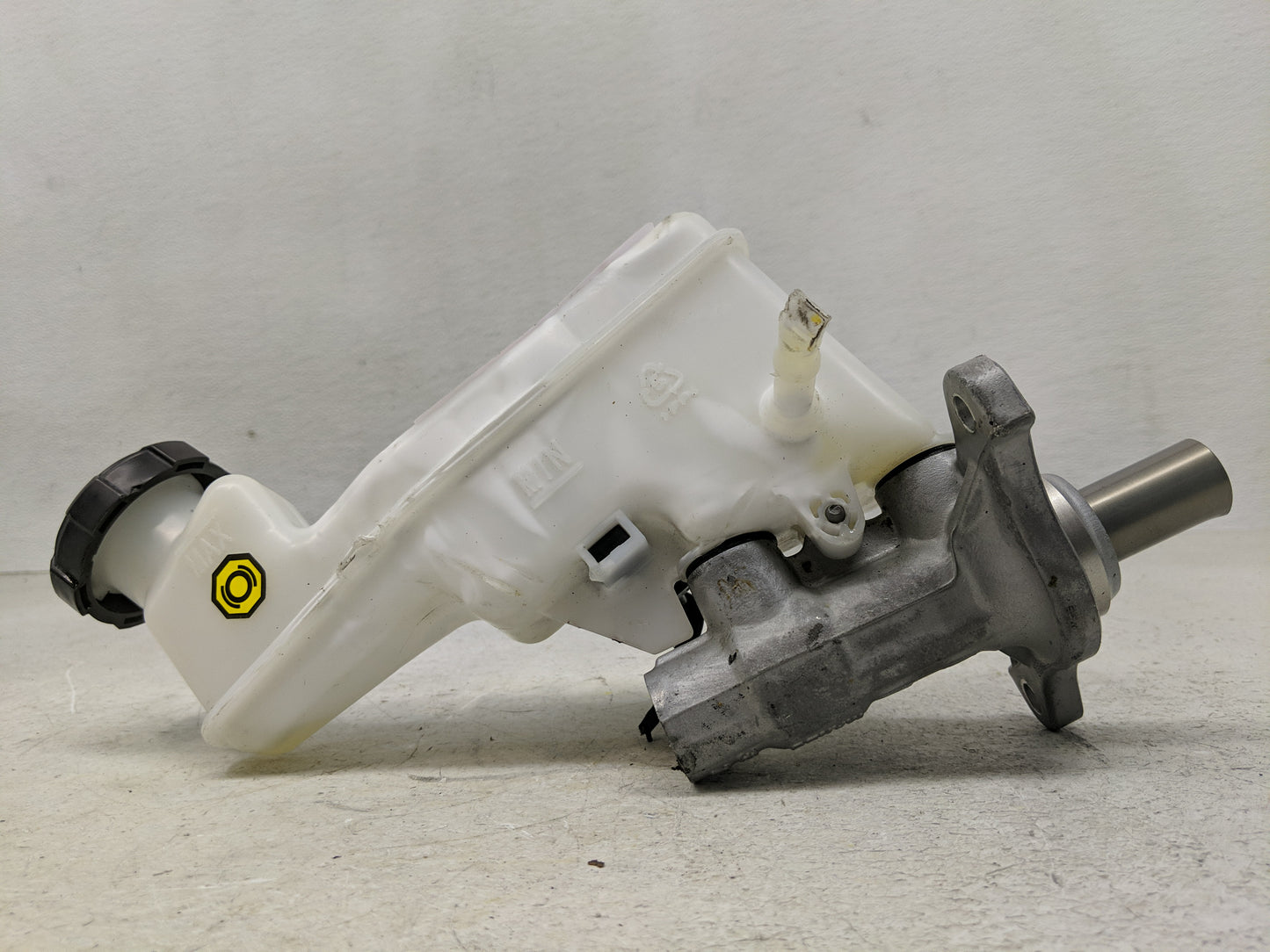 2020-2020 Kia Rio Brake Master Cylinder - Oemusedautoparts1.com