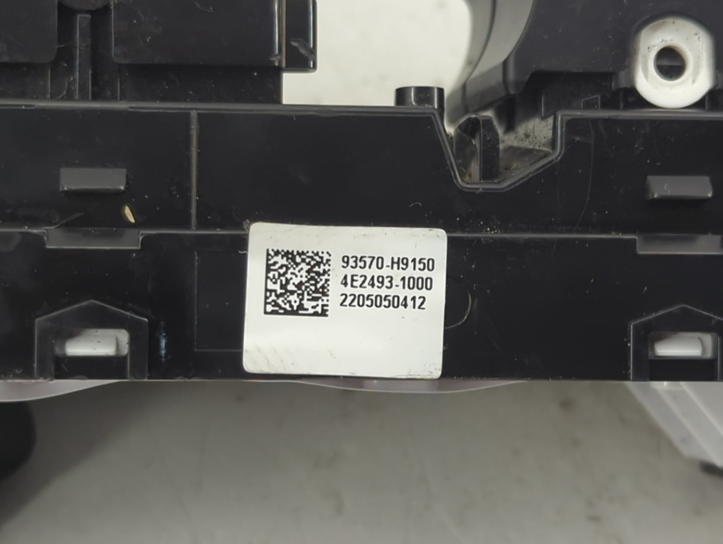 2018-2020 Kia Rio Master Power Window Switch Replacement Driver Side Left P/N:93570-H9150 Fits Fits 2018 2019 2020 OEM Used 