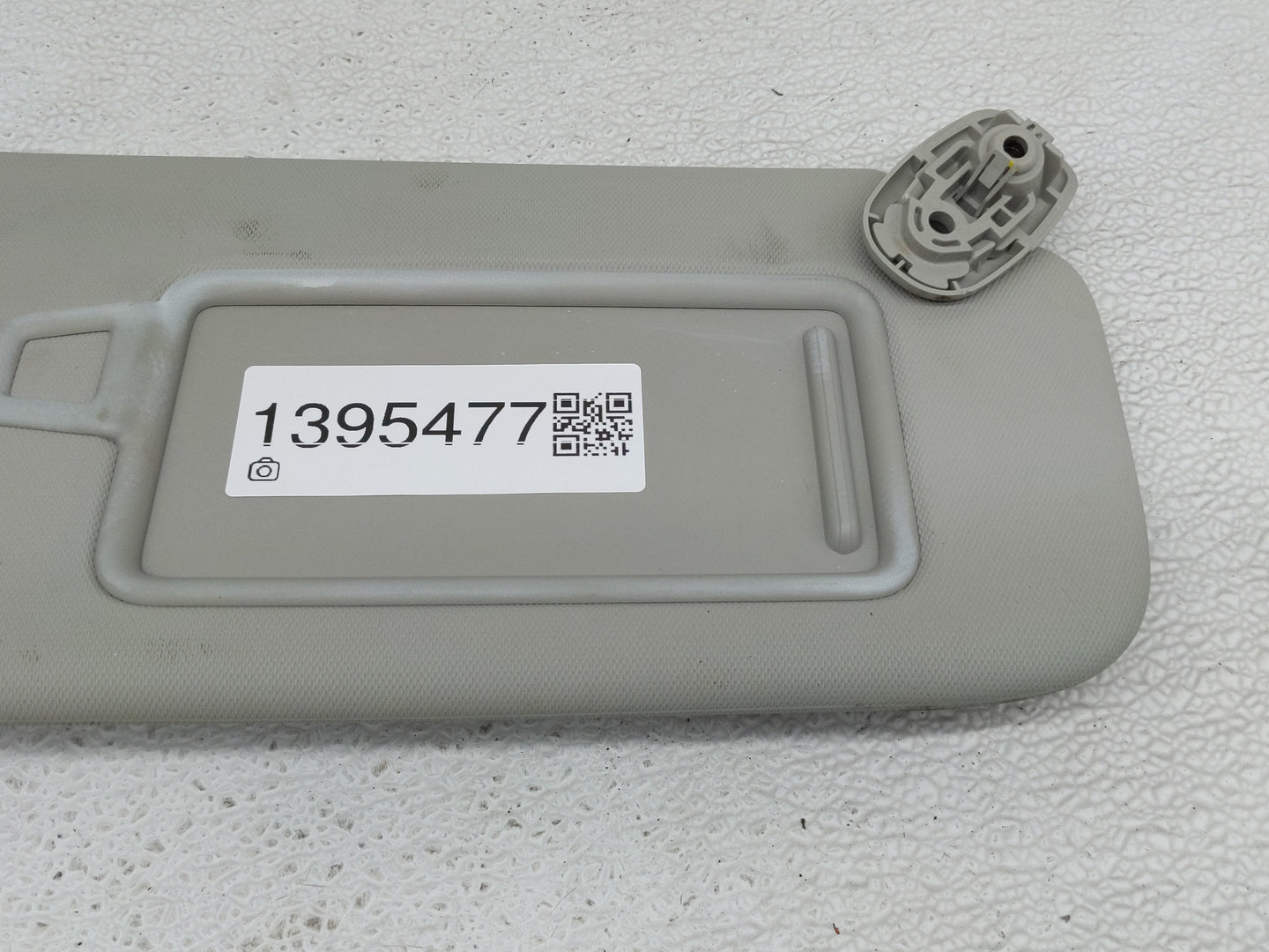 2022 Kia Seltos Sun Visor Shade Replacement Passenger Right Mirror Fits OEM Used Auto Parts - Oemusedautoparts1.com