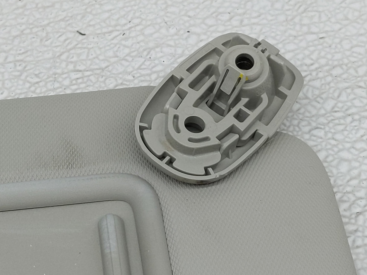 2022 Kia Seltos Sun Visor Shade Replacement Passenger Right Mirror Fits OEM Used Auto Parts - Oemusedautoparts1.com