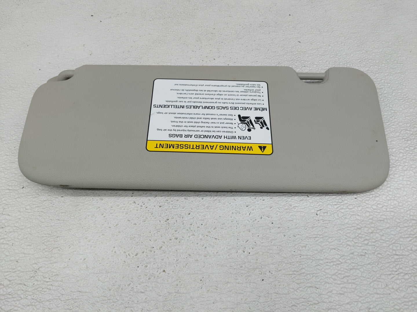 2022 Kia Seltos Sun Visor Shade Replacement Passenger Right Mirror Fits OEM Used Auto Parts - Oemusedautoparts1.com