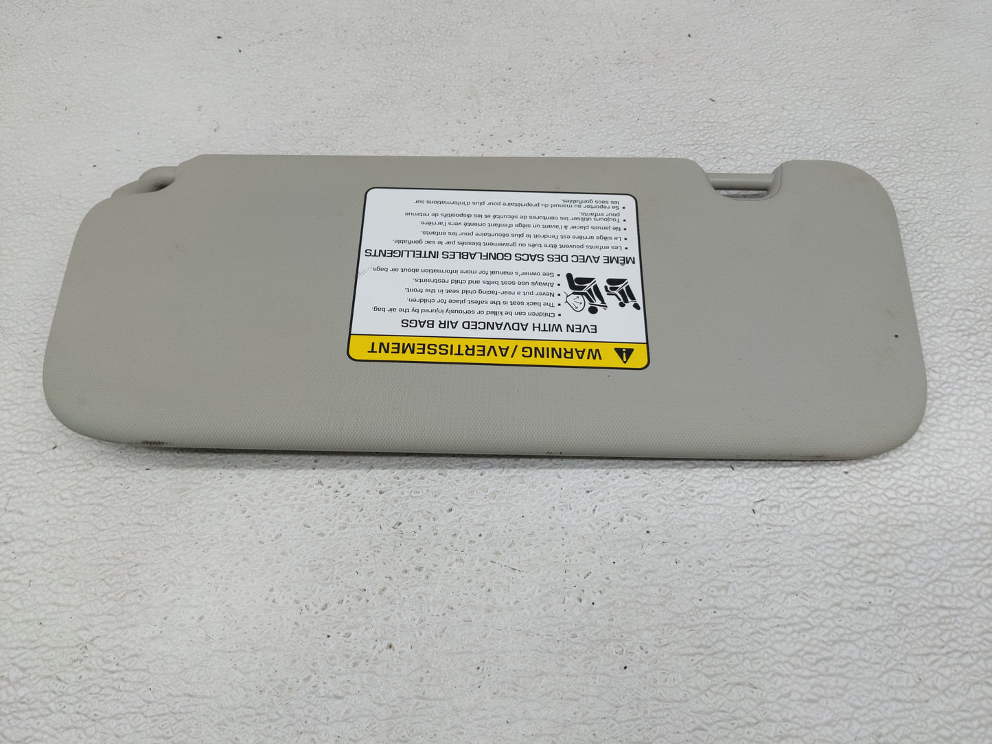 2022 Kia Seltos Sun Visor Shade Replacement Passenger Right Mirror Fits OEM Used Auto Parts - Oemusedautoparts1.com