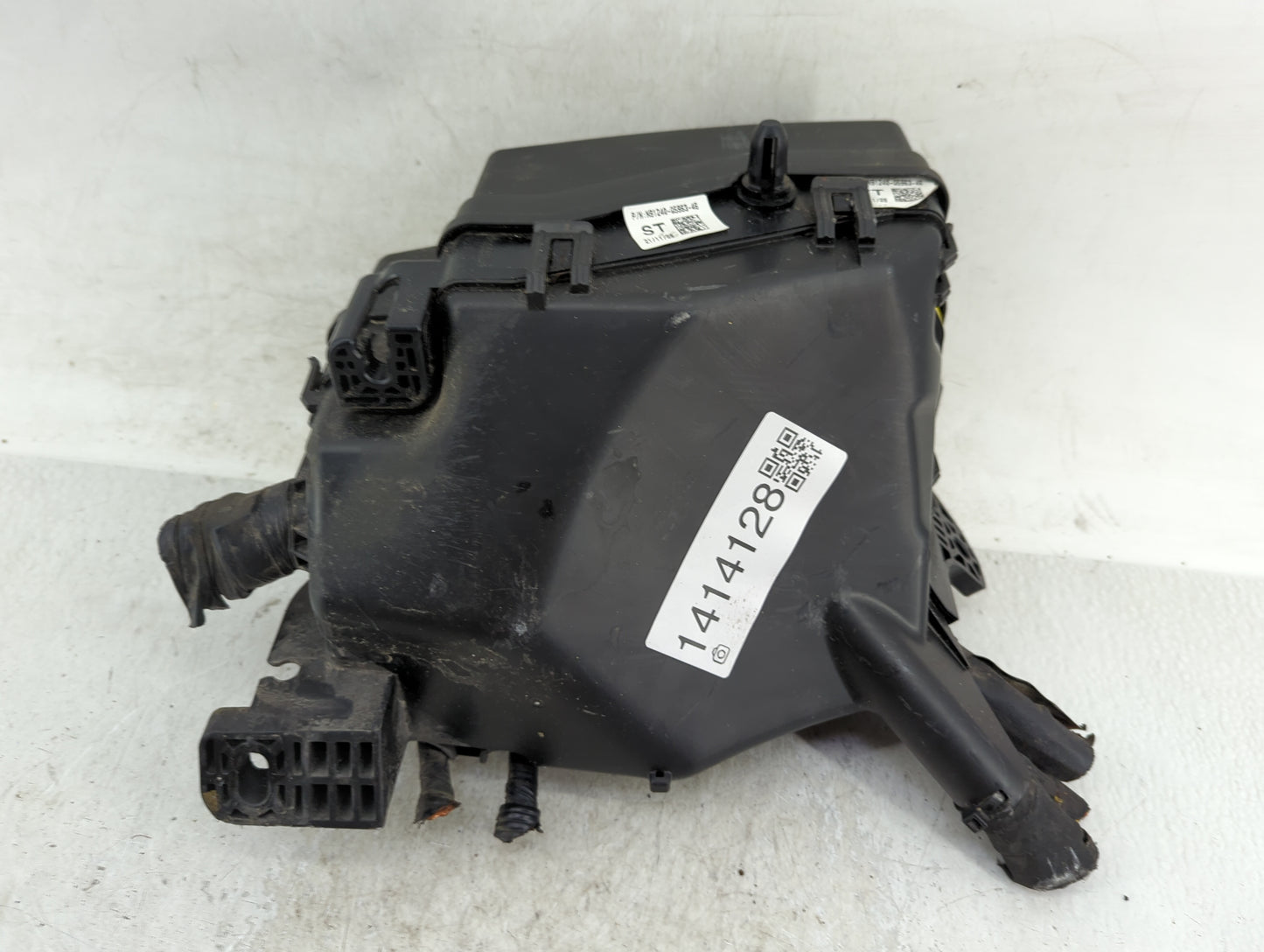 2021-2022 Kia Seltos Fusebox Fuse Box Panel Relay Module Fits Fits 2021 2022 OEM Used Auto Parts - Oemusedautoparts1.com