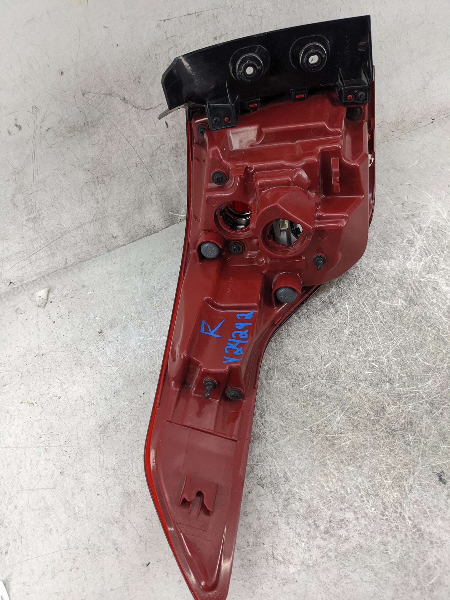 2021-2022 Kia Seltos Tail Light Assembly Passenger Right OEM P/N:92402 Fits Fits 2021 2022 OEM Used Auto Parts - Oemusedauto