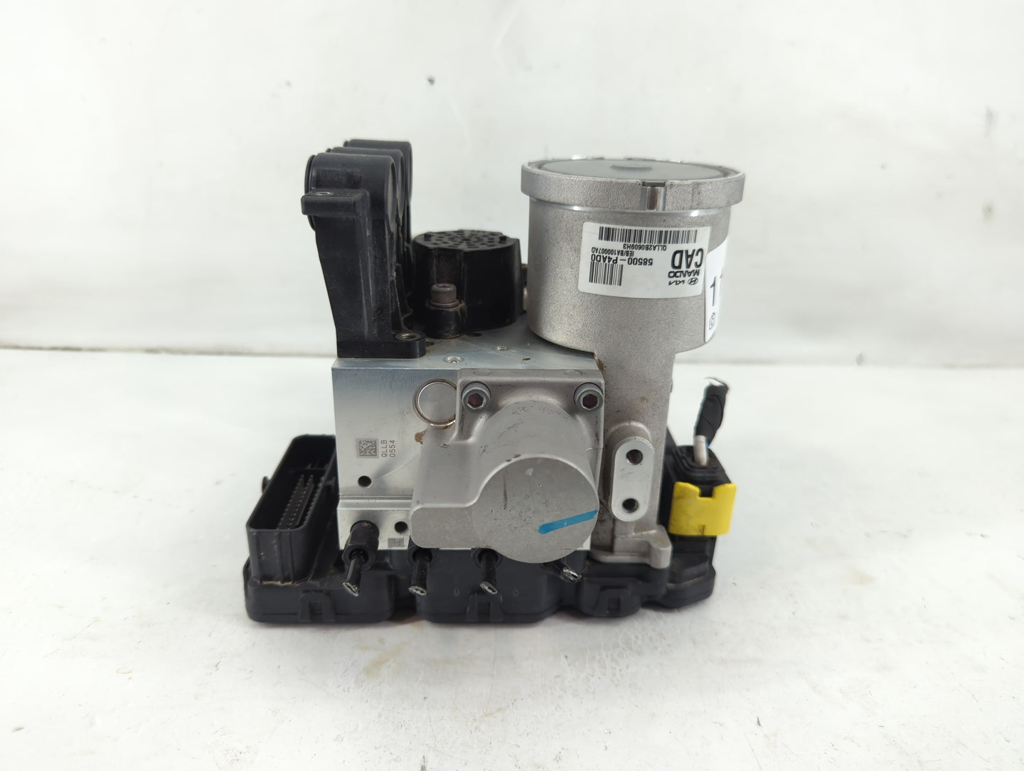 2021 Kia Sorento ABS Pump Control Module Replacement P/N:A5000135AED Fits OEM Used Auto Parts - Oemusedautoparts1.com