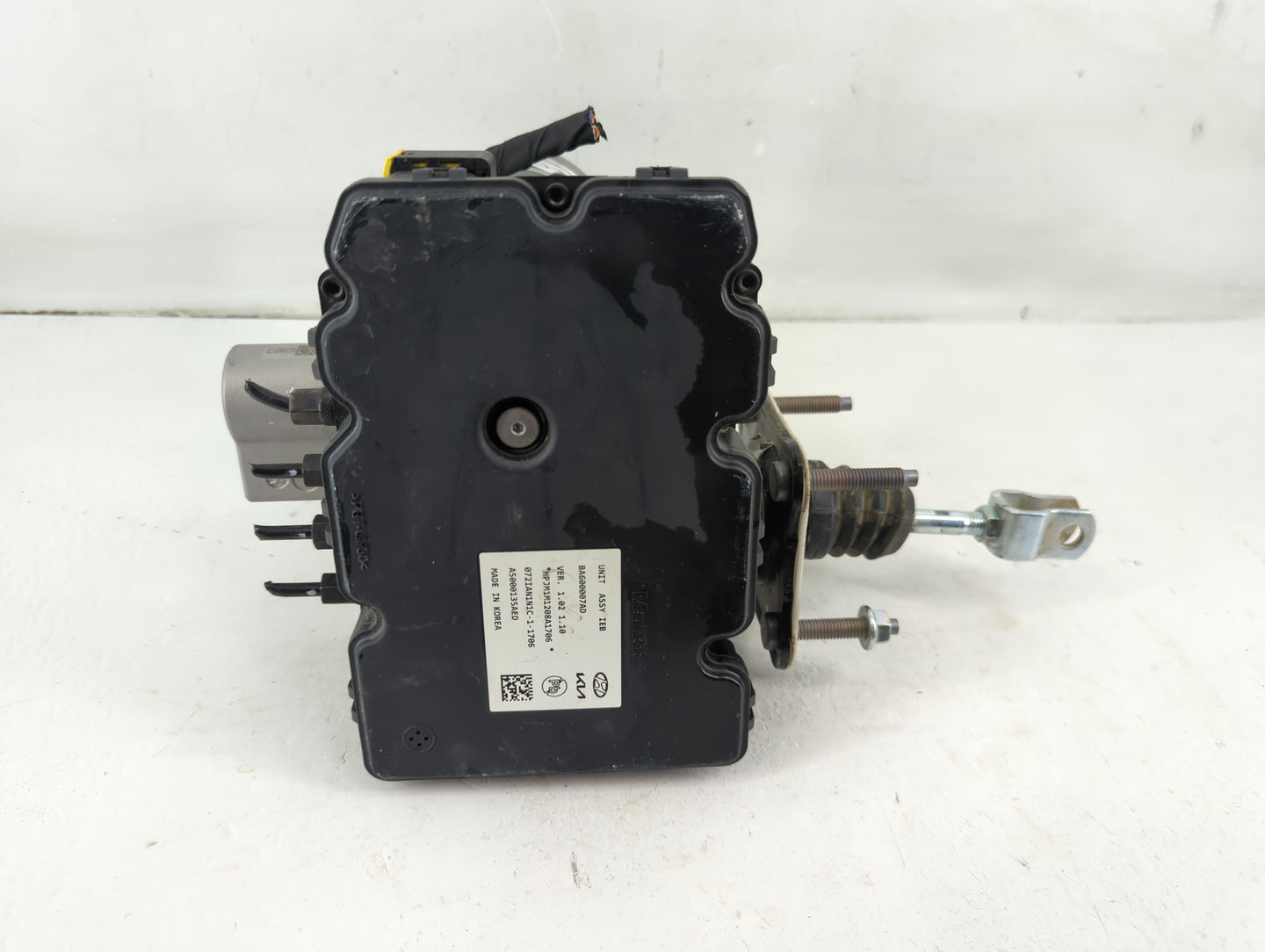 2021 Kia Sorento ABS Pump Control Module Replacement P/N:A5000135AED Fits OEM Used Auto Parts - Oemusedautoparts1.com