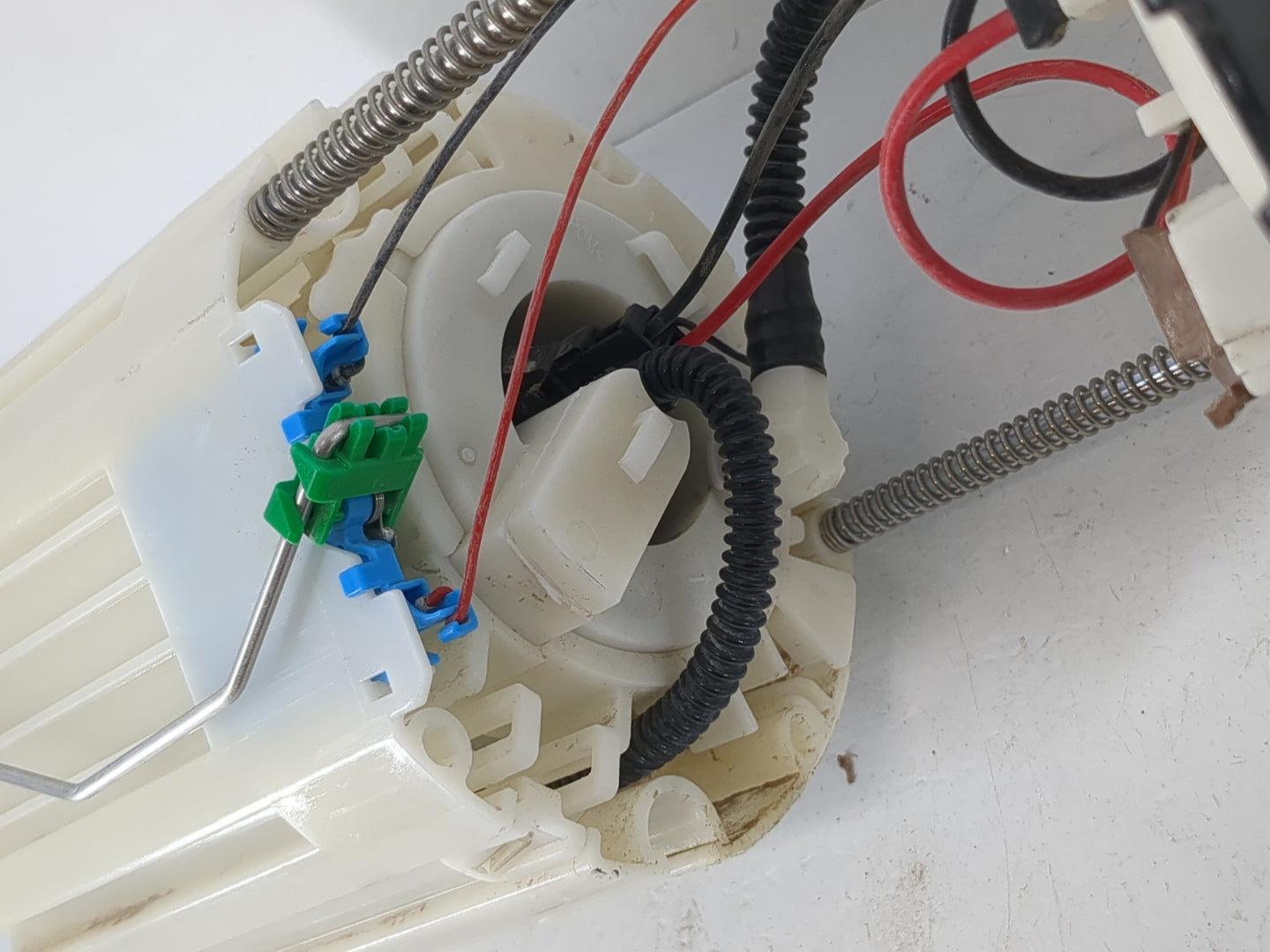 2021-2021 Kia Sorento Electrical Gas Fuel Pump Assembly - Oemusedautoparts1.com