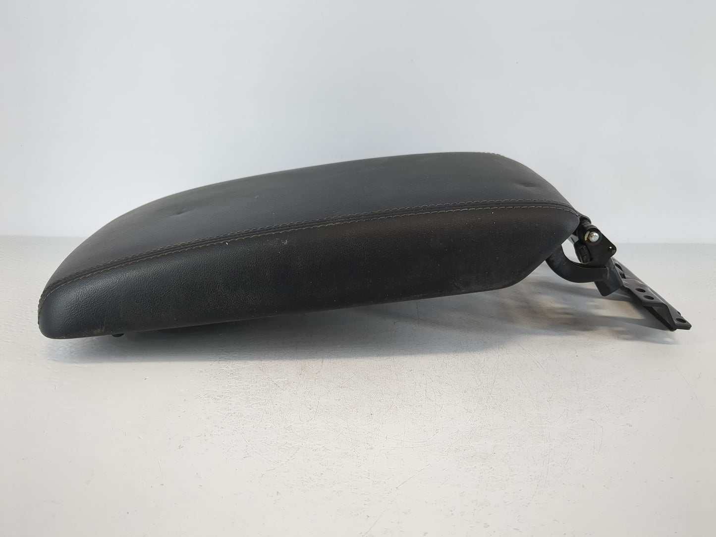 2021 Kia Sorento Center Console Armrest Cover Lid Fits OEM Used Auto Parts - Oemusedautoparts1.com