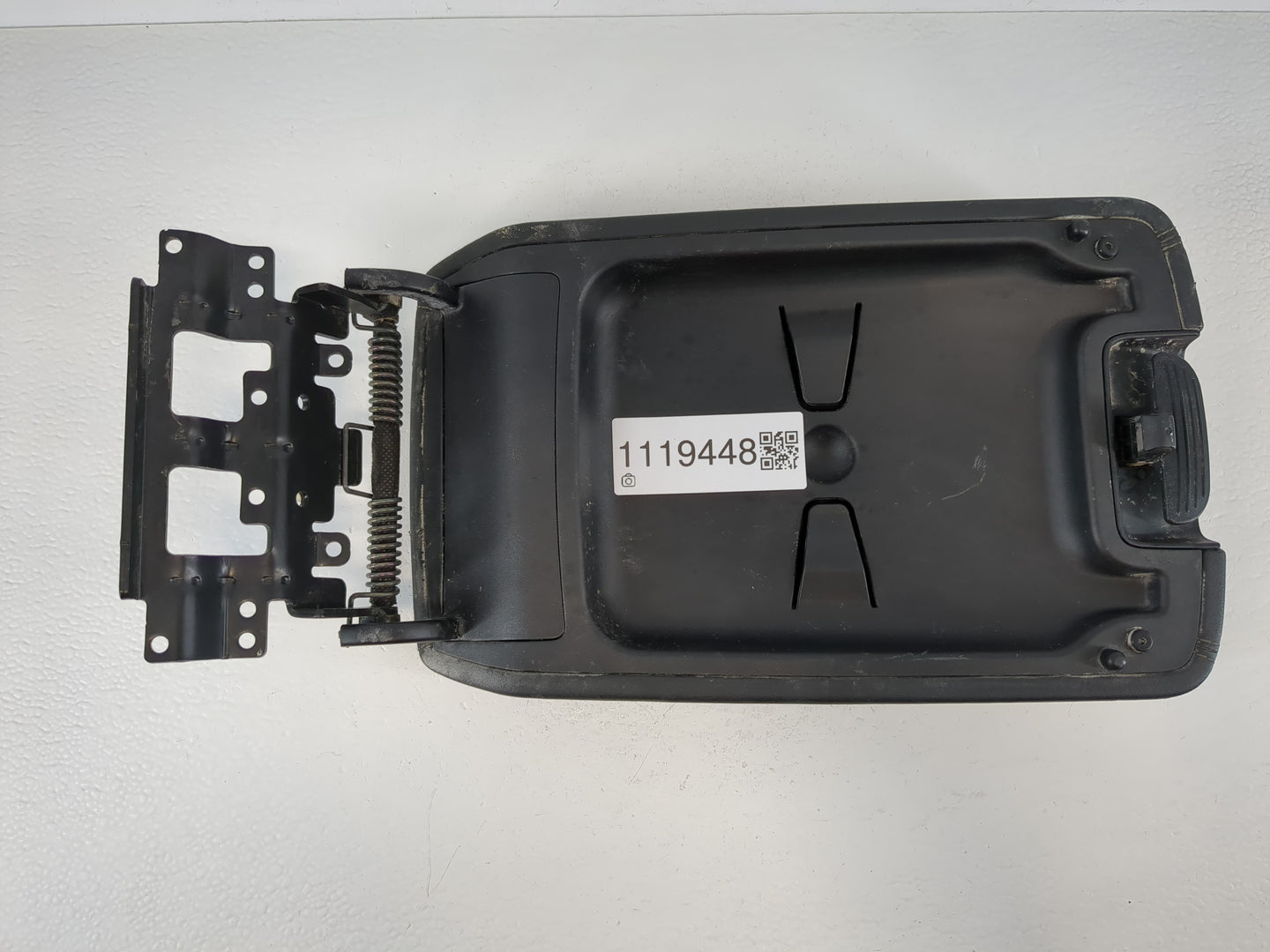 2021 Kia Sorento Center Console Armrest Cover Lid Fits OEM Used Auto Parts - Oemusedautoparts1.com