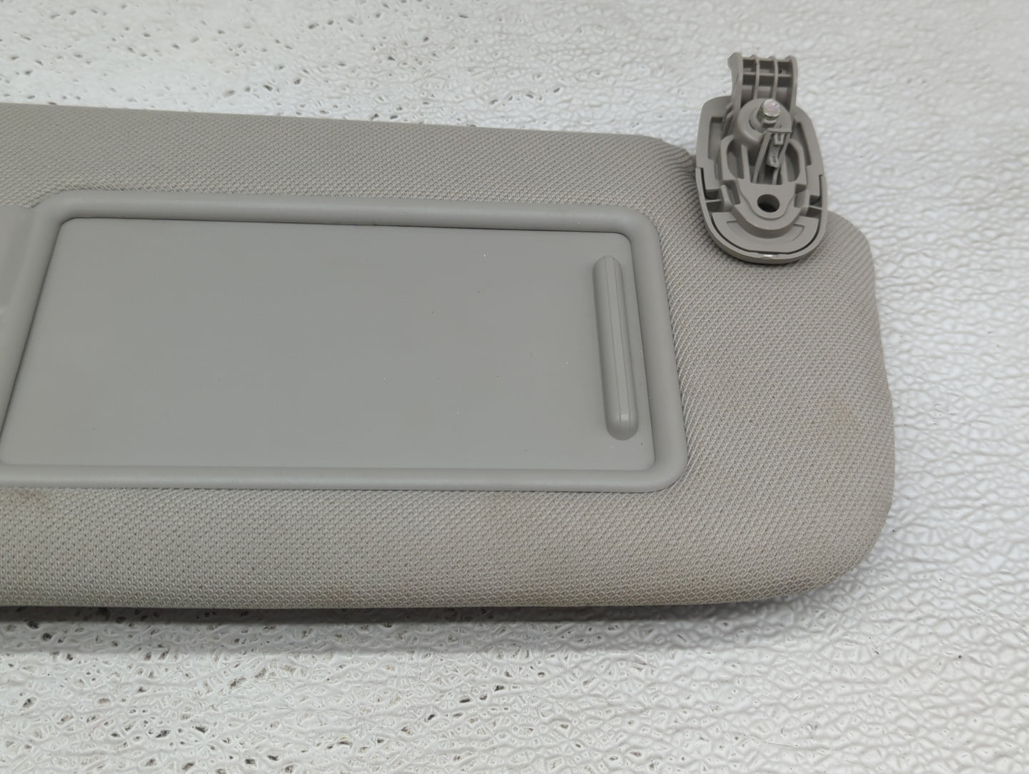 2021 Kia Sorento Sun Visor Shade Replacement Passenger Right Mirror Fits OEM Used Auto Parts - Oemusedautoparts1.com