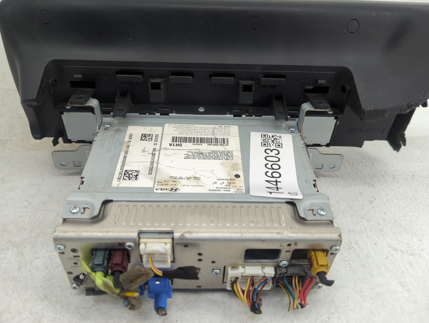 2021 Kia Sorento Radio AM FM Cd Player Receiver Replacement P/N:96560-R5260WK 96160-P2UD0WK Fits OEM Used Auto Parts - Oemus