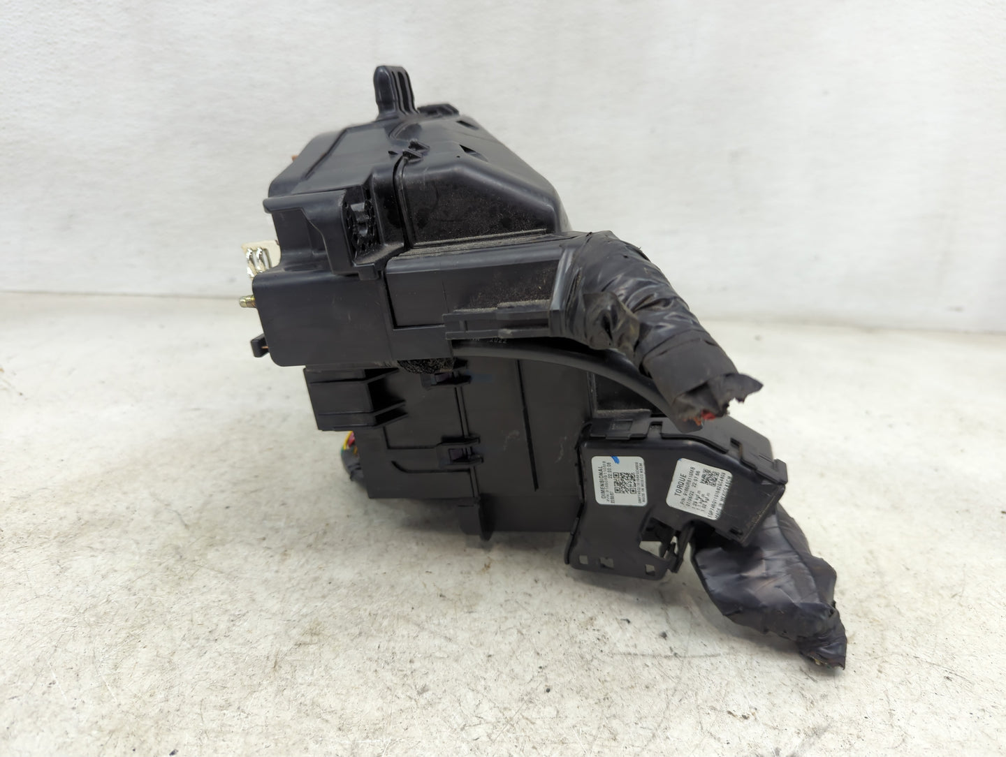 2022 Kia Sorento Fusebox Fuse Box Panel Relay Module P/N:91210R5400MB 18980-09460, 18980-09400 Fits OEM Used Auto Parts - Oe