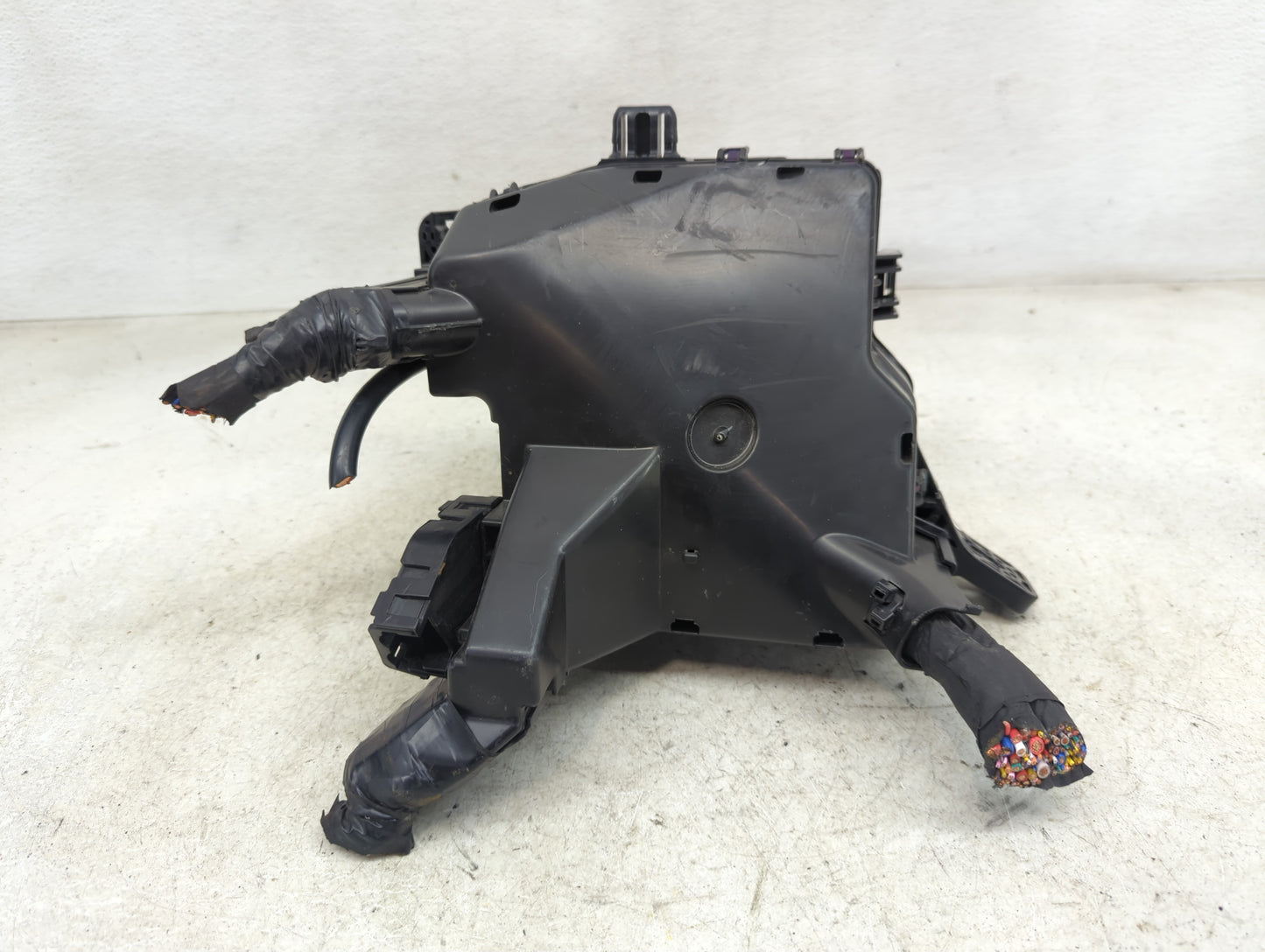 2022 Kia Sorento Fusebox Fuse Box Panel Relay Module P/N:91210R5400MB 18980-09460, 18980-09400 Fits OEM Used Auto Parts - Oe