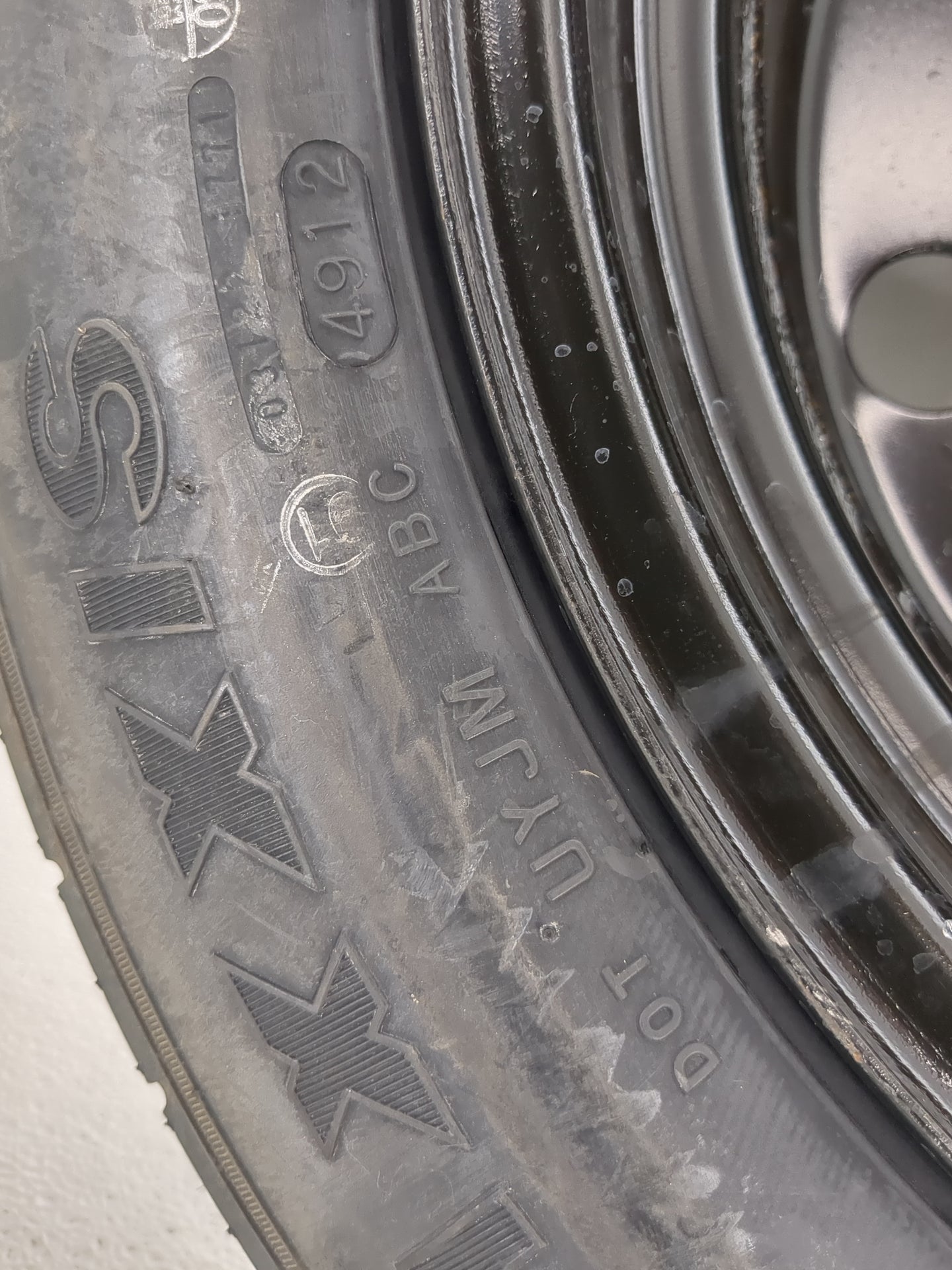 2021-2022 Kia Sorento Spare Donut Tire Wheel Rim Oem - Oemusedautoparts1.com