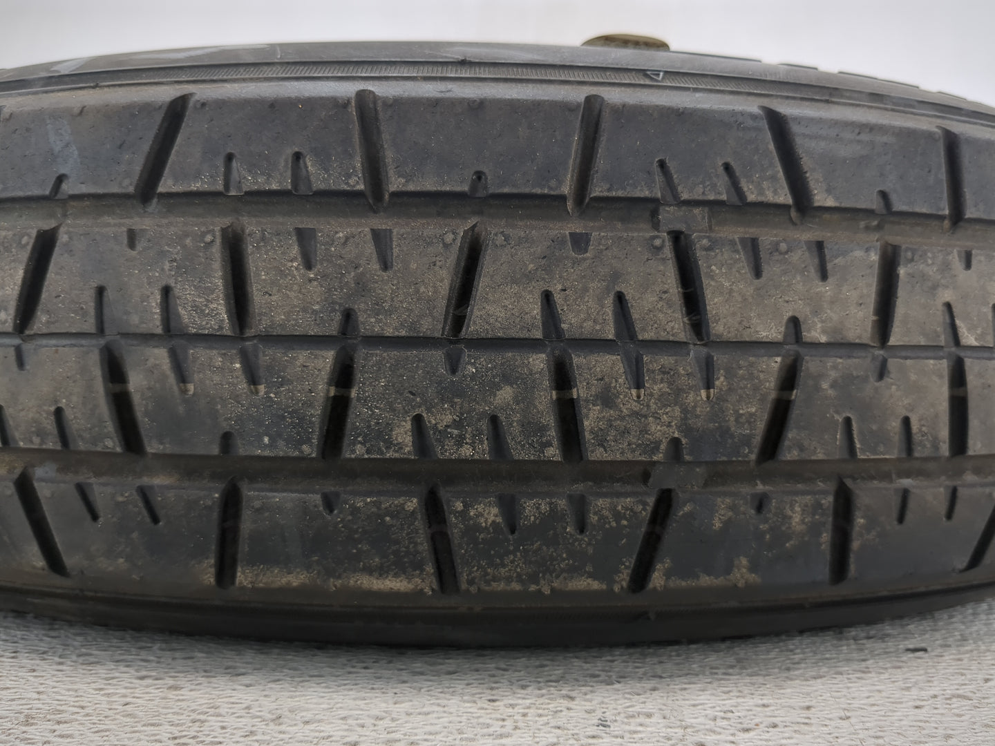 2021-2022 Kia Sorento Spare Donut Tire Wheel Rim Oem - Oemusedautoparts1.com