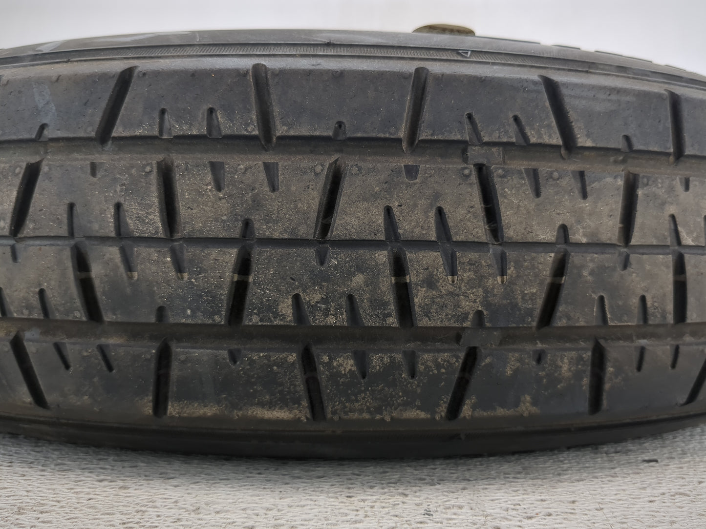 2021-2022 Kia Sorento Spare Donut Tire Wheel Rim Oem - Oemusedautoparts1.com