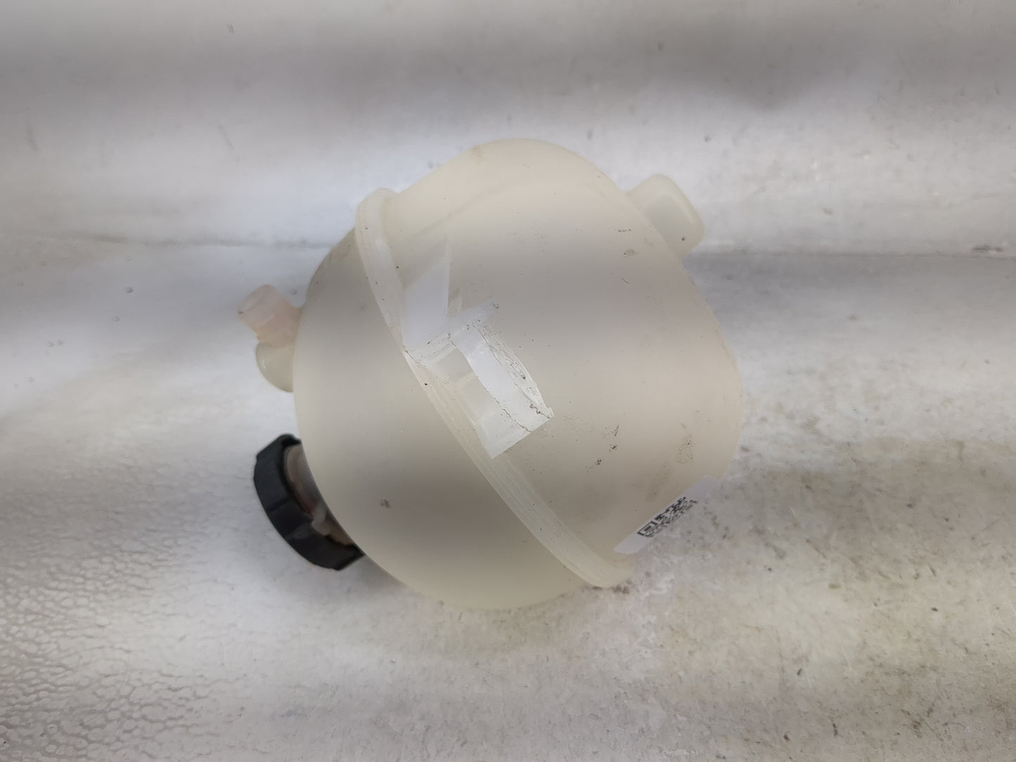 2021-2021 Kia Sorento Radiator Coolant Overflow Expansion Tank Bottle - Oemusedautoparts1.com