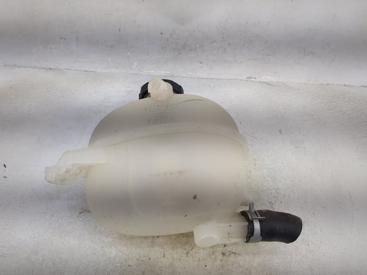 2021-2021 Kia Sorento Radiator Coolant Overflow Expansion Tank Bottle - Oemusedautoparts1.com