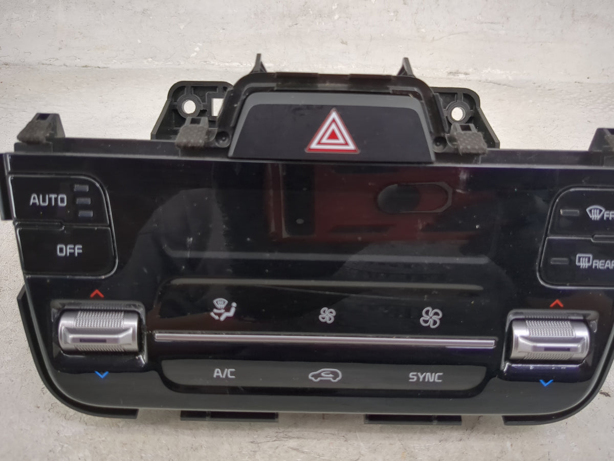 2021 Kia Sorento Climate Control Module Temperature AC/Heater Replacement P/N:97250-P2XXX Fits OEM Used Auto Parts - Oemused