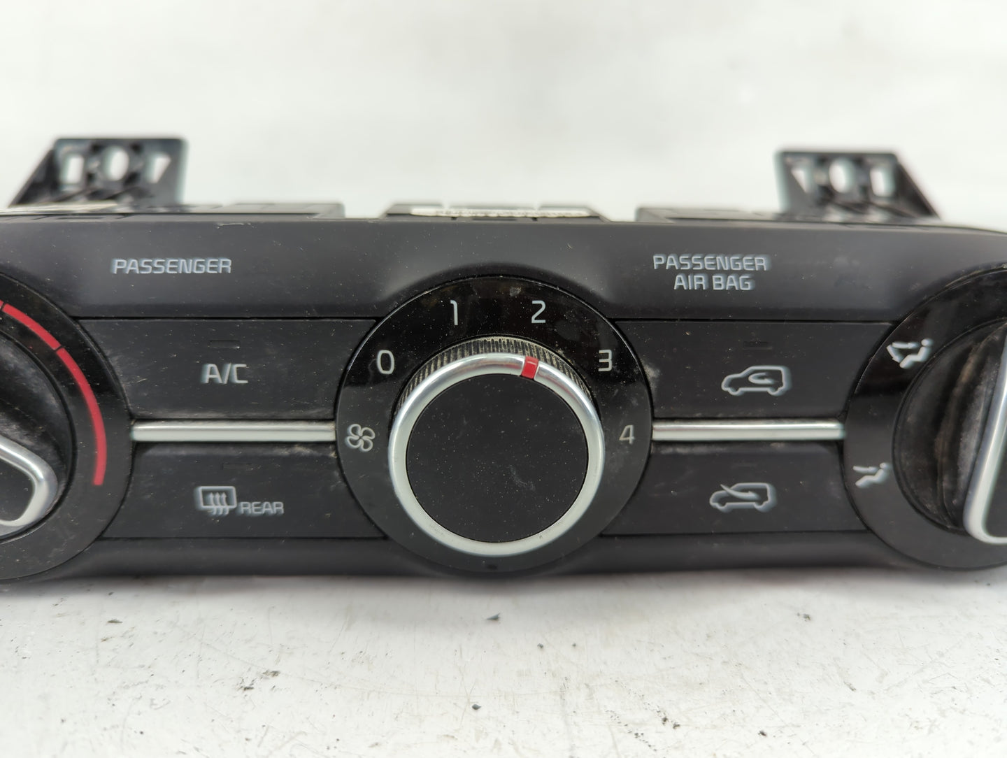 2020-2021 Kia Soul Climate Control Module Temperature AC/Heater Replacement P/N:97250-K0650 Fits Fits 2020 2021 OEM Used Aut