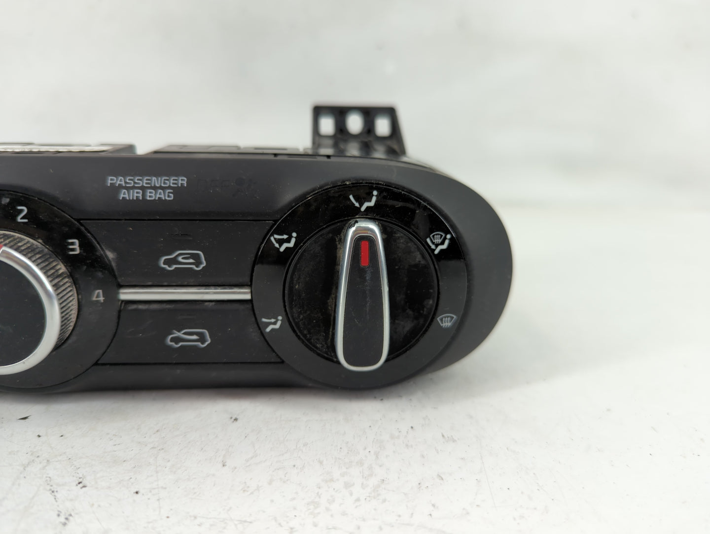 2020-2021 Kia Soul Climate Control Module Temperature AC/Heater Replacement P/N:97250-K0650 Fits Fits 2020 2021 OEM Used Aut