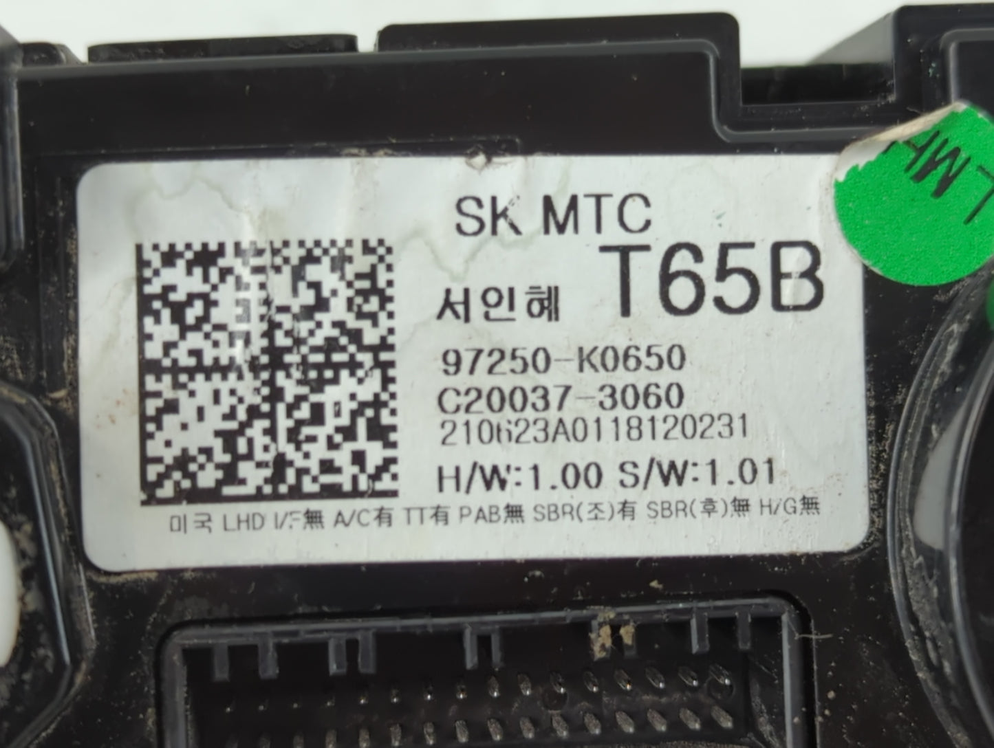 2020-2021 Kia Soul Climate Control Module Temperature AC/Heater Replacement P/N:97250-K0650 Fits Fits 2020 2021 OEM Used Aut