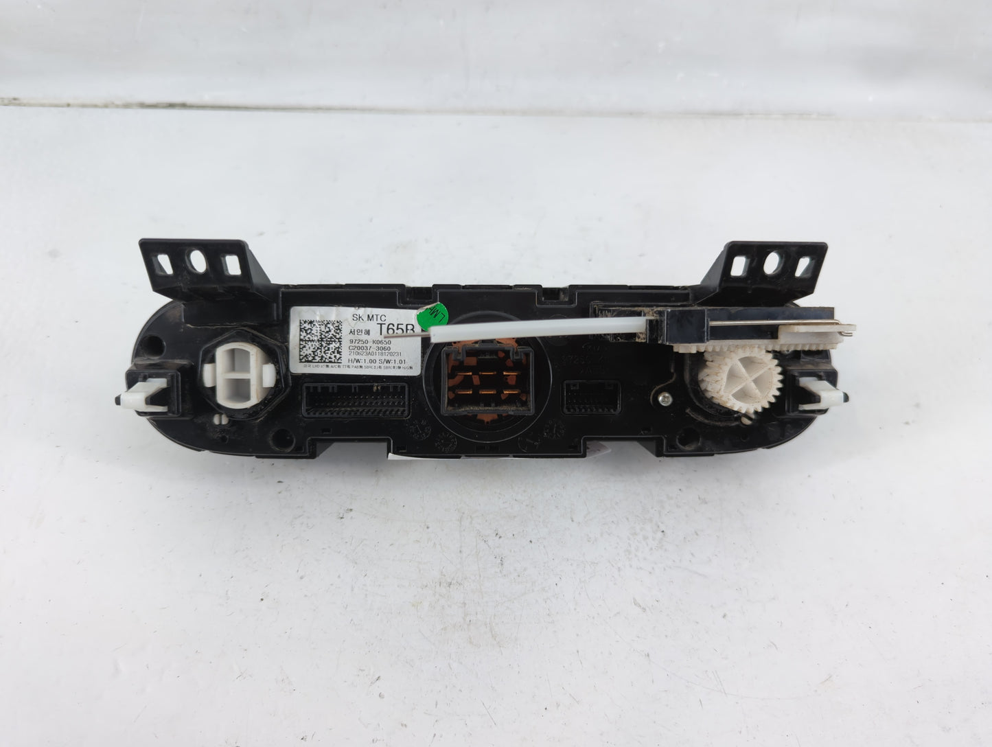 2020-2021 Kia Soul Climate Control Module Temperature AC/Heater Replacement P/N:97250-K0650 Fits Fits 2020 2021 OEM Used Aut