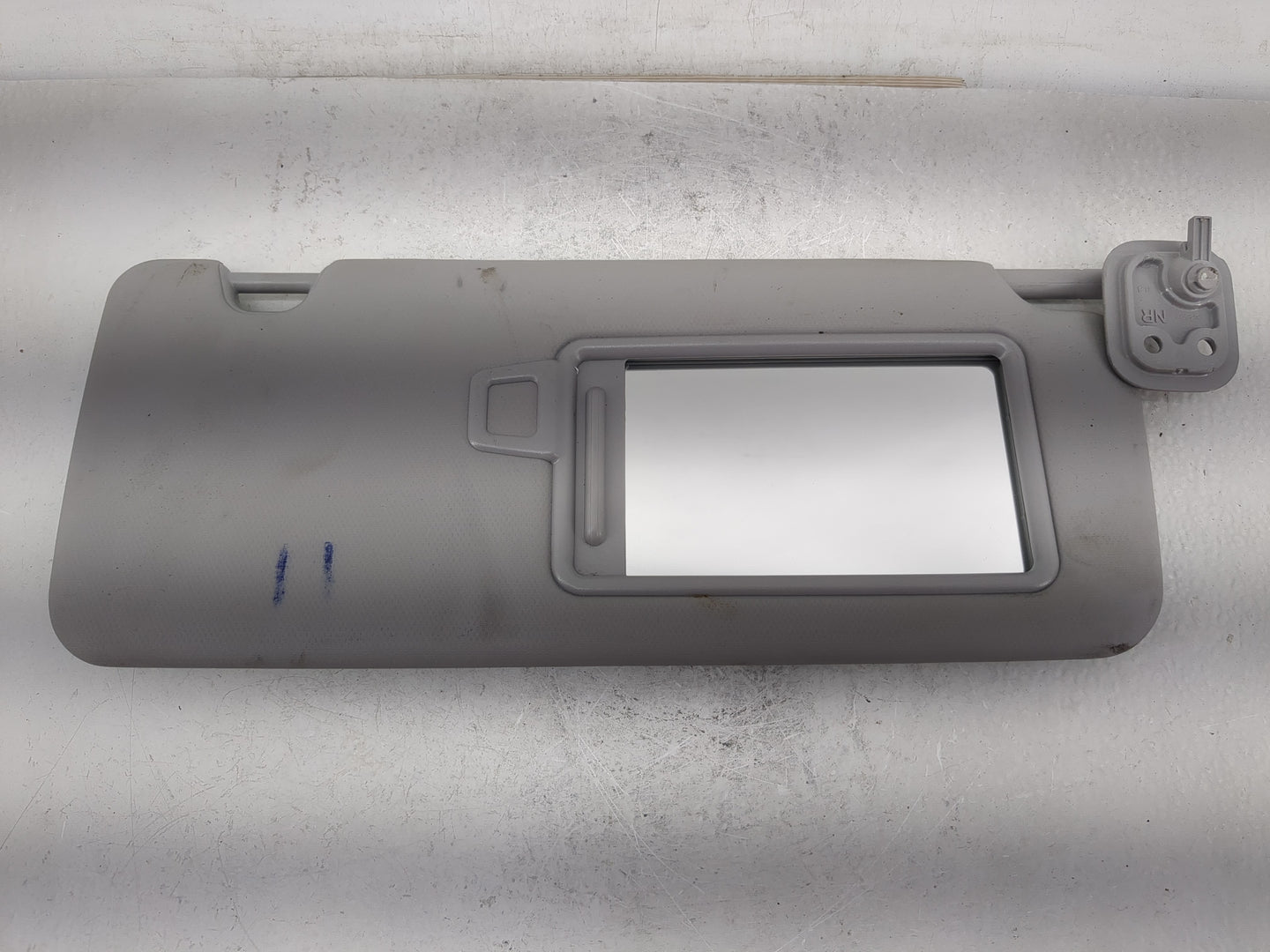 2020-2021 Kia Soul Sun Visor Shade Replacement Driver Left Mirror Fits Fits 2020 2021 OEM Used Auto Parts - Oemusedautoparts