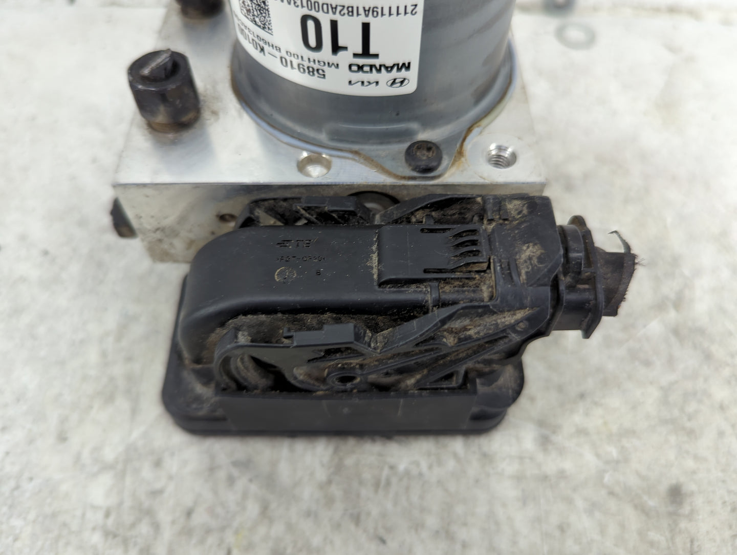 2020-2021 Kia Soul ABS Pump Control Module Replacement P/N:58910-K0100 BE600EAC00 Fits Fits 2020 2021 OEM Used Auto Parts - 