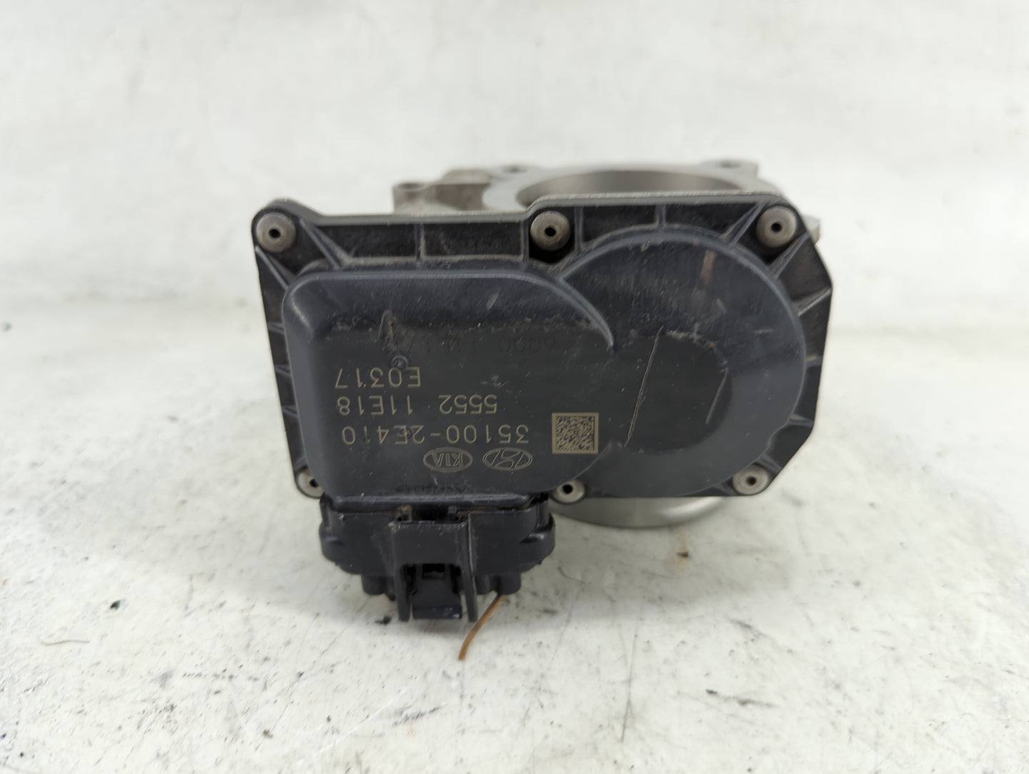2020-2021 Kia Soul Throttle Body P/N:35100-2E410 Fits Fits 2020 2021 2022 OEM Used Auto Parts - Oemusedautoparts1.com