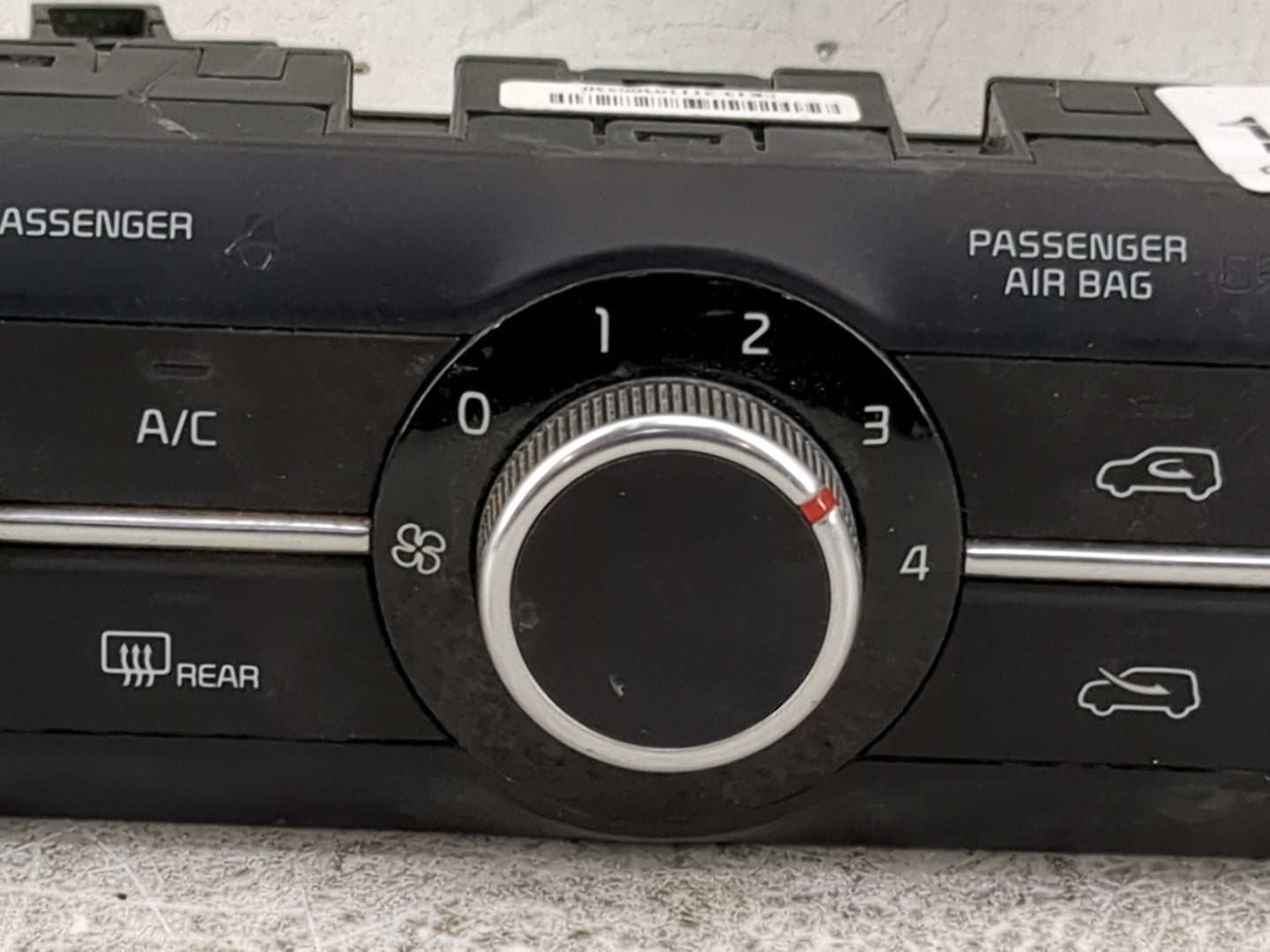 2020-2021 Kia Soul Climate Control Module Temperature AC/Heater Replacement P/N:97250-K0650 C20037-3060 Fits Fits 2020 2021 