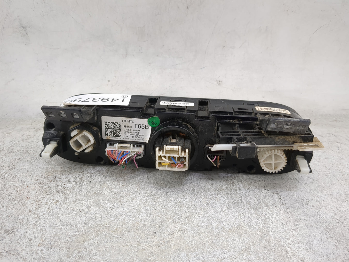 2020-2021 Kia Soul Climate Control Module Temperature AC/Heater Replacement P/N:97250-K0650 C20037-3060 Fits Fits 2020 2021 