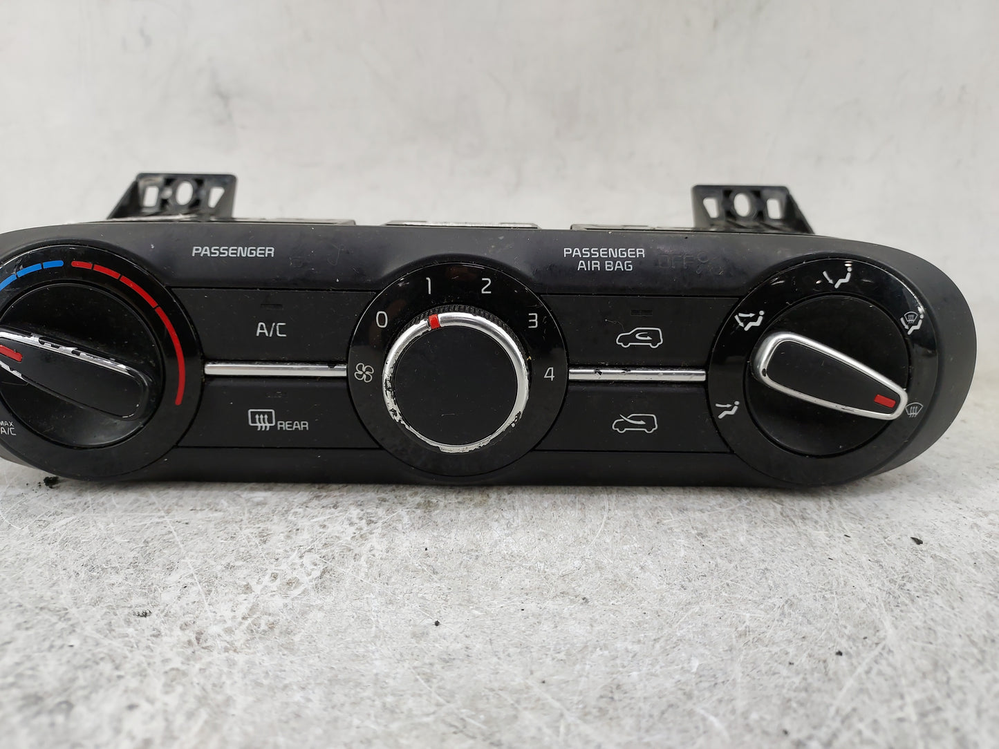2020-2021 Kia Soul Climate Control Module Temperature AC/Heater Replacement P/N:97250-K0650 C20037-3060 Fits Fits 2020 2021 
