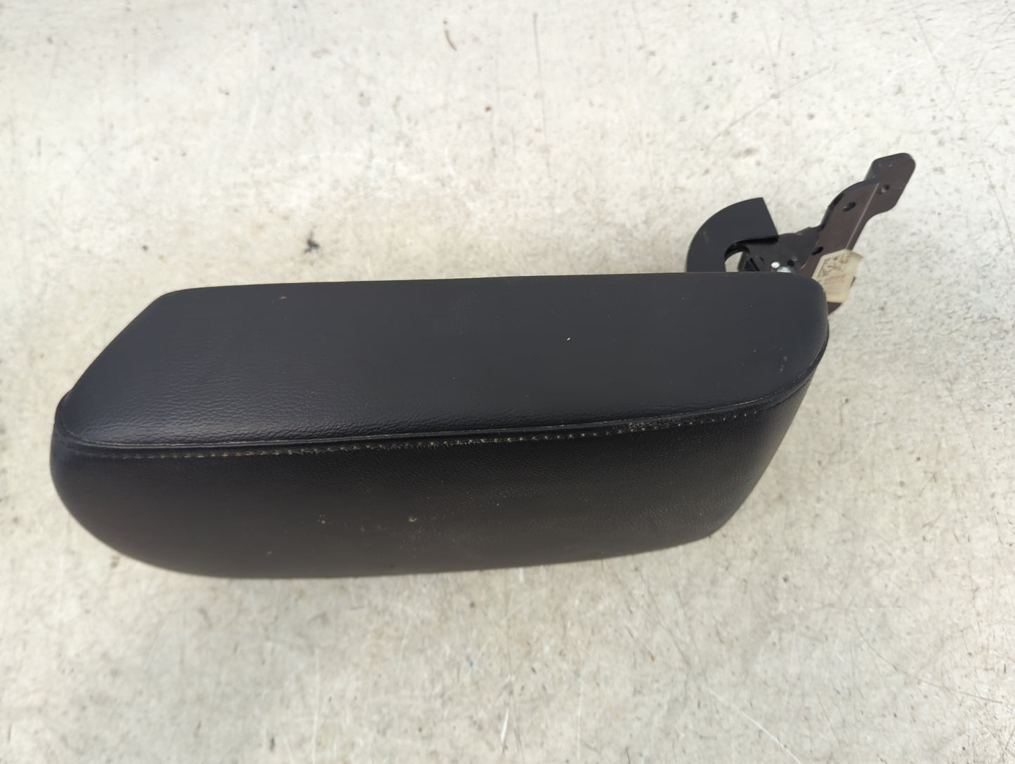 2022 Kia Soul Center Console Armrest Cover Lid Fits OEM Used Auto Parts - Oemusedautoparts1.com