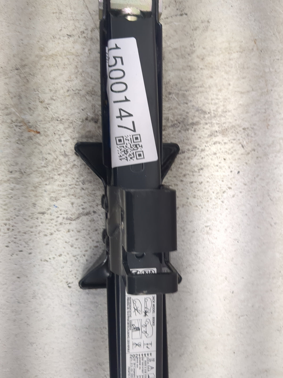 2022 Kia Soul Spare Scissor Car Jack Black - Oemusedautoparts1.com
