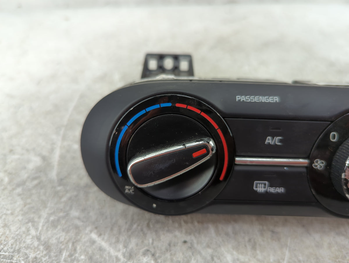 2020-2021 Kia Soul Climate Control Module Temperature AC/Heater Replacement P/N:97250-K0650 C20037-3060 Fits Fits 2020 2021 