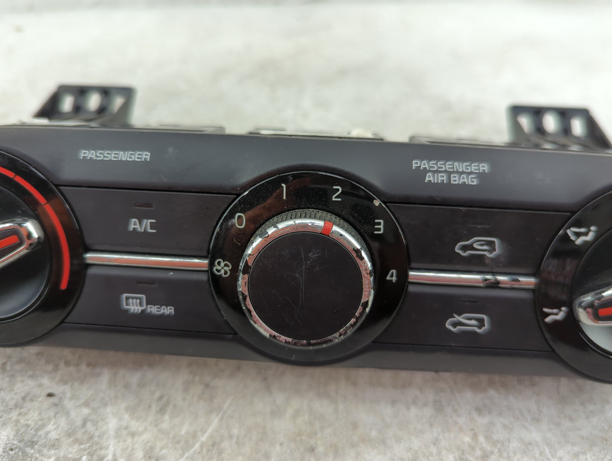 2020-2021 Kia Soul Climate Control Module Temperature AC/Heater Replacement P/N:97250-K0650 C20037-3060 Fits Fits 2020 2021 