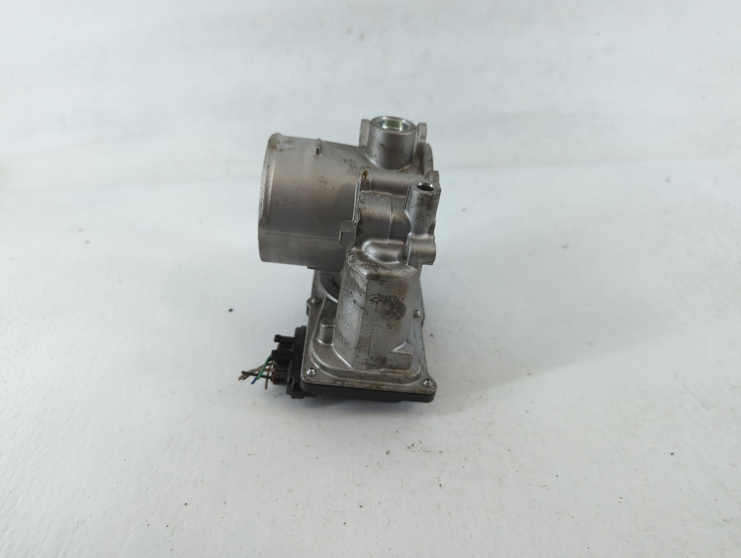 2020-2021 Kia Soul Throttle Body P/N:35100-2E410 Fits Fits 2020 2021 2022 OEM Used Auto Parts - Oemusedautoparts1.com