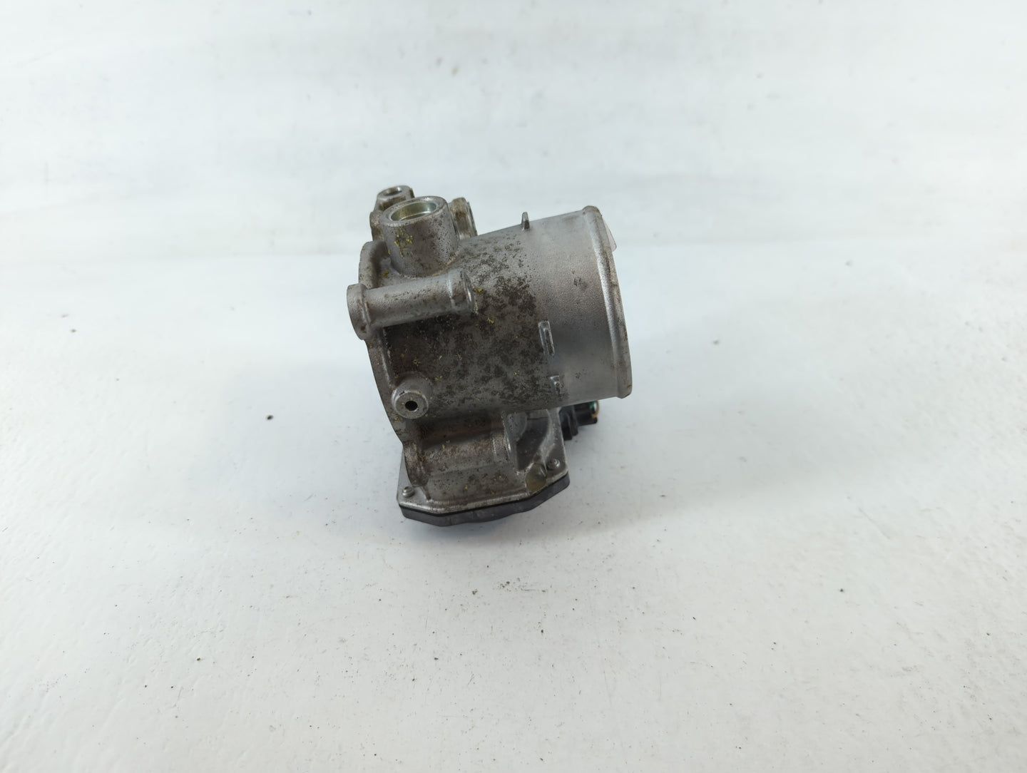 2020-2021 Kia Soul Throttle Body P/N:35100-2E410 Fits Fits 2020 2021 2022 OEM Used Auto Parts - Oemusedautoparts1.com