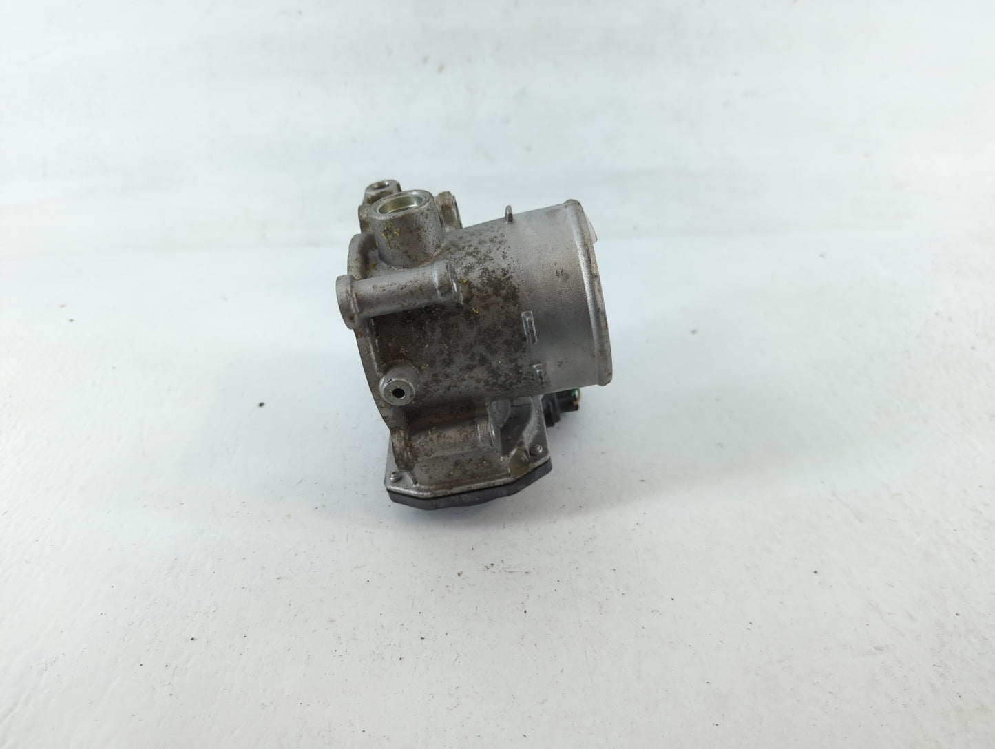 2020-2021 Kia Soul Throttle Body P/N:35100-2E410 Fits Fits 2020 2021 2022 OEM Used Auto Parts - Oemusedautoparts1.com